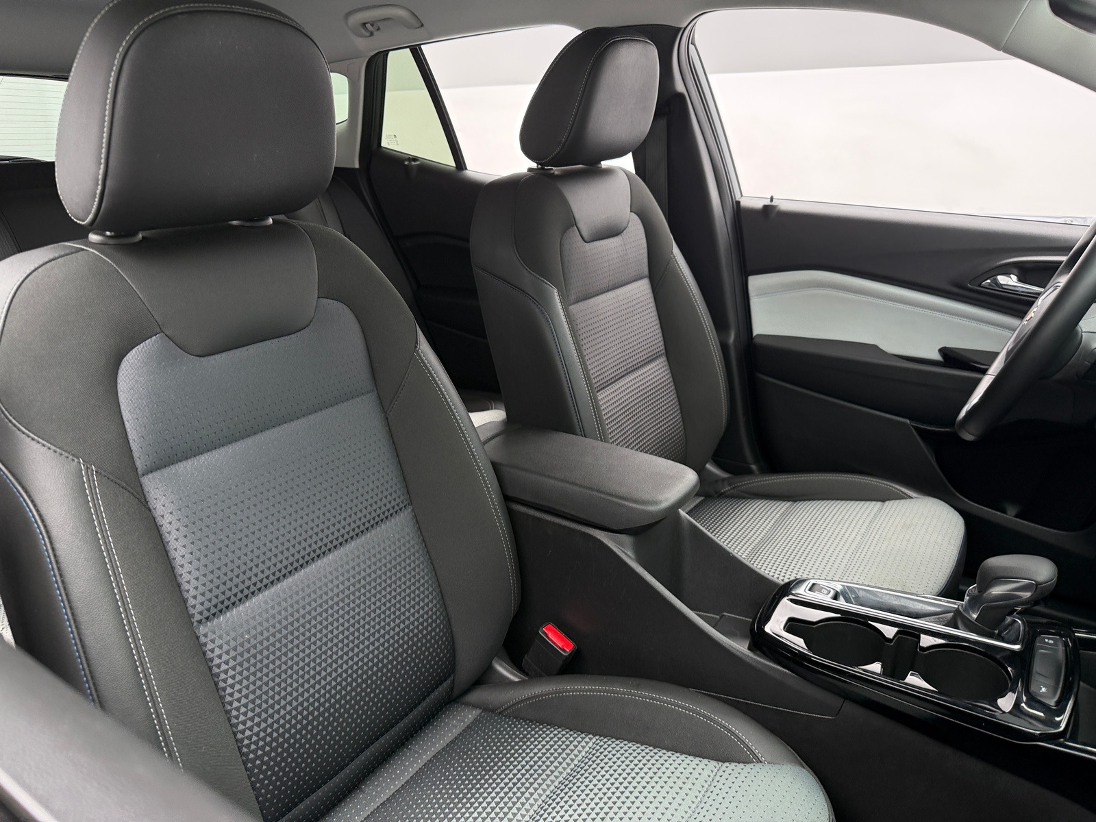 Thumbnail: 2025 Chevrolet Trax - 2