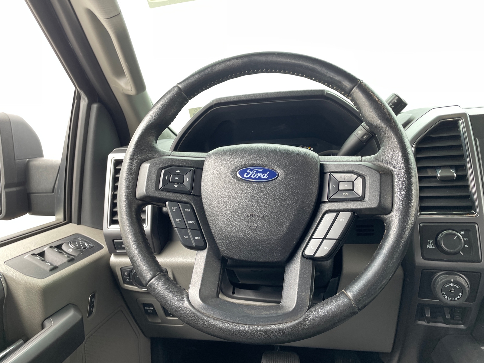 Thumbnail: 2019 Ford Econoline - 5