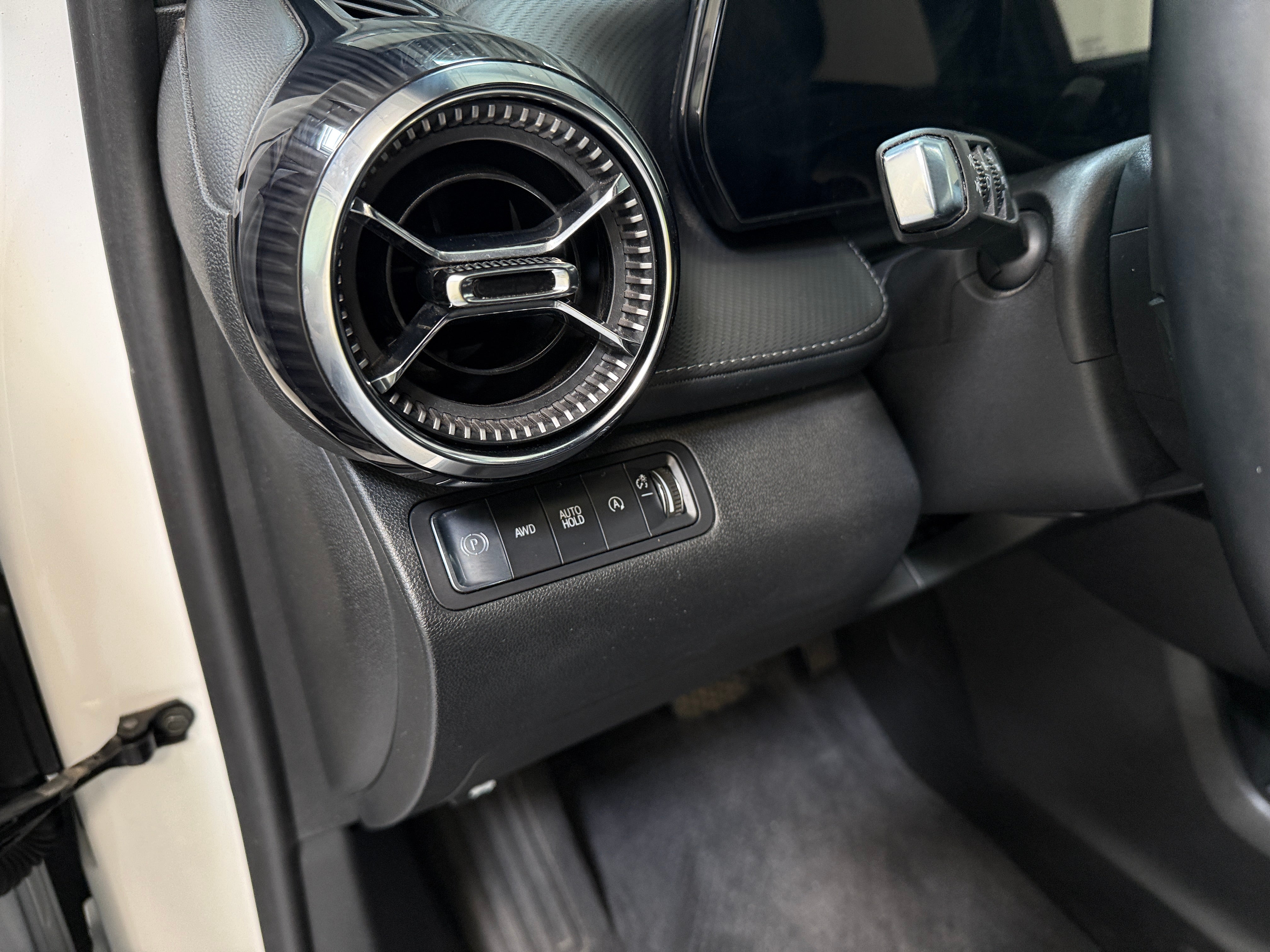 2025 Chevrolet Equinox LT - Photo 12