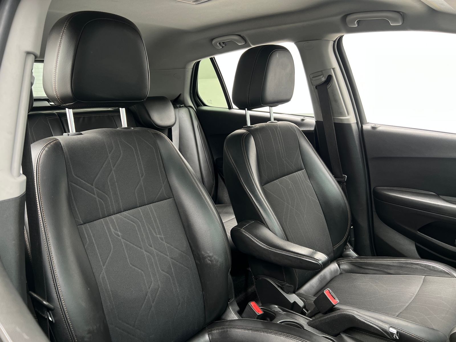 Thumbnail: 2022 Chevrolet Trax - 2