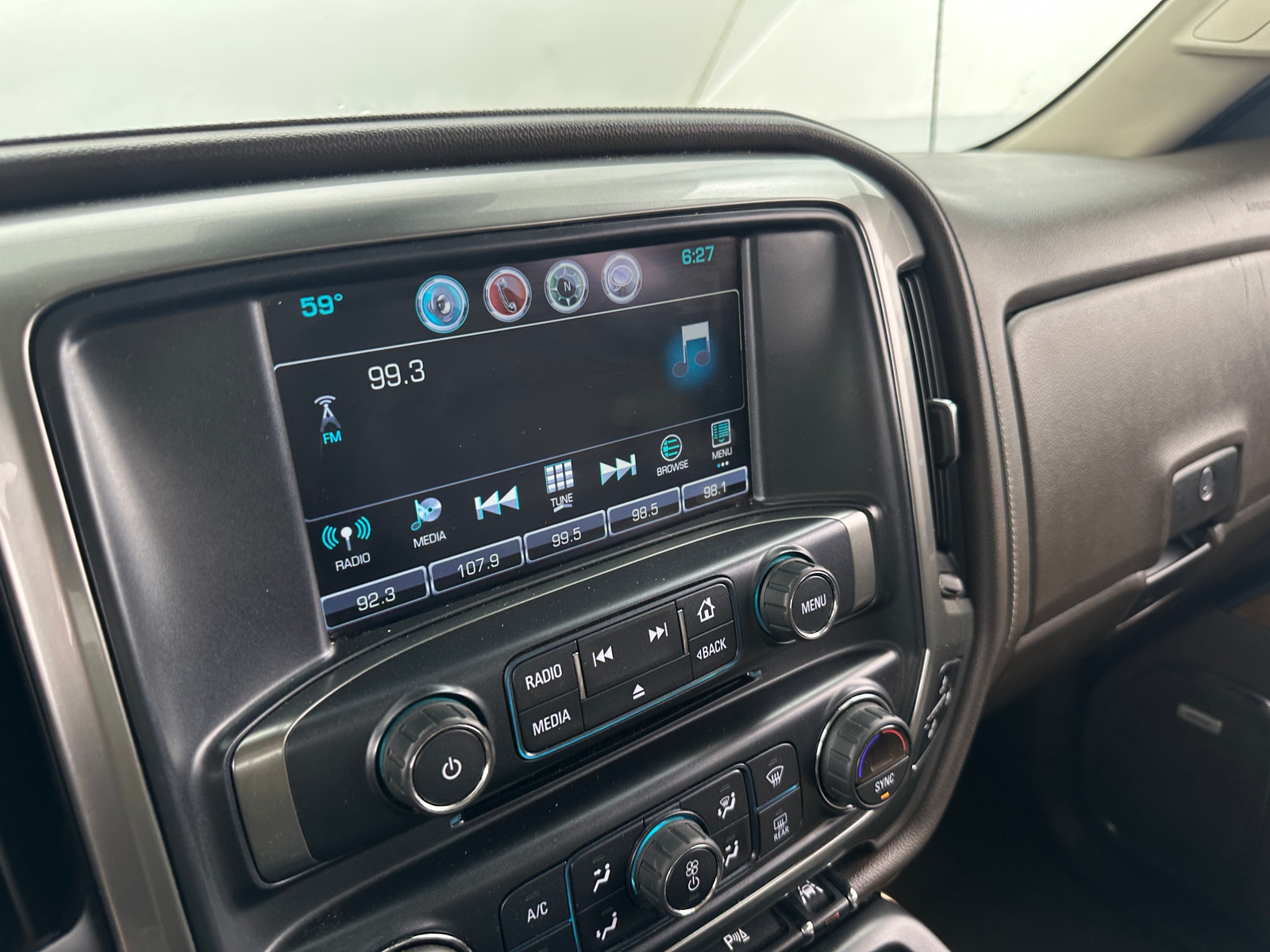 Thumbnail: 2018 Chevrolet Silverado 1500 - 3