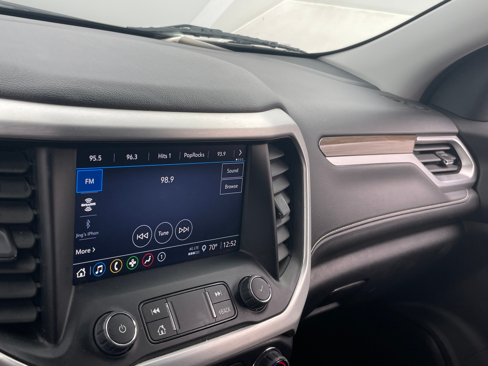 Thumbnail: 2023 GMC Acadia - 4