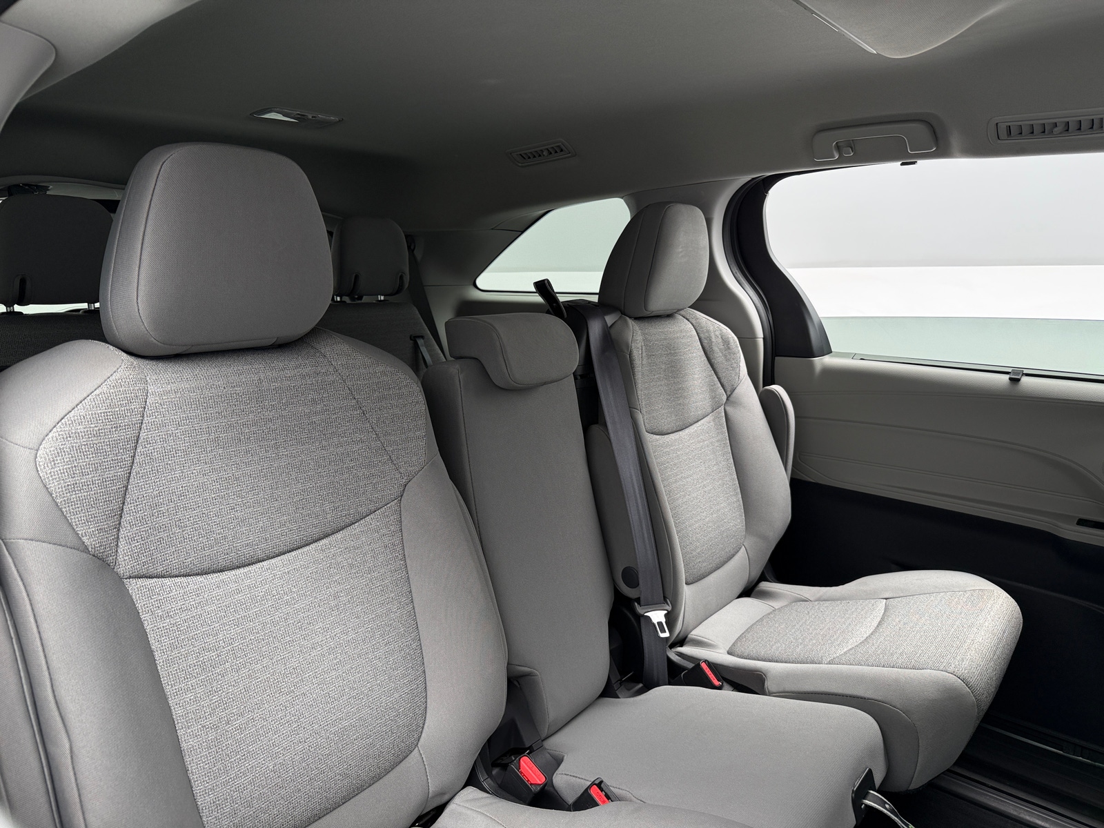 Thumbnail: 2022 Toyota Sienna - 6