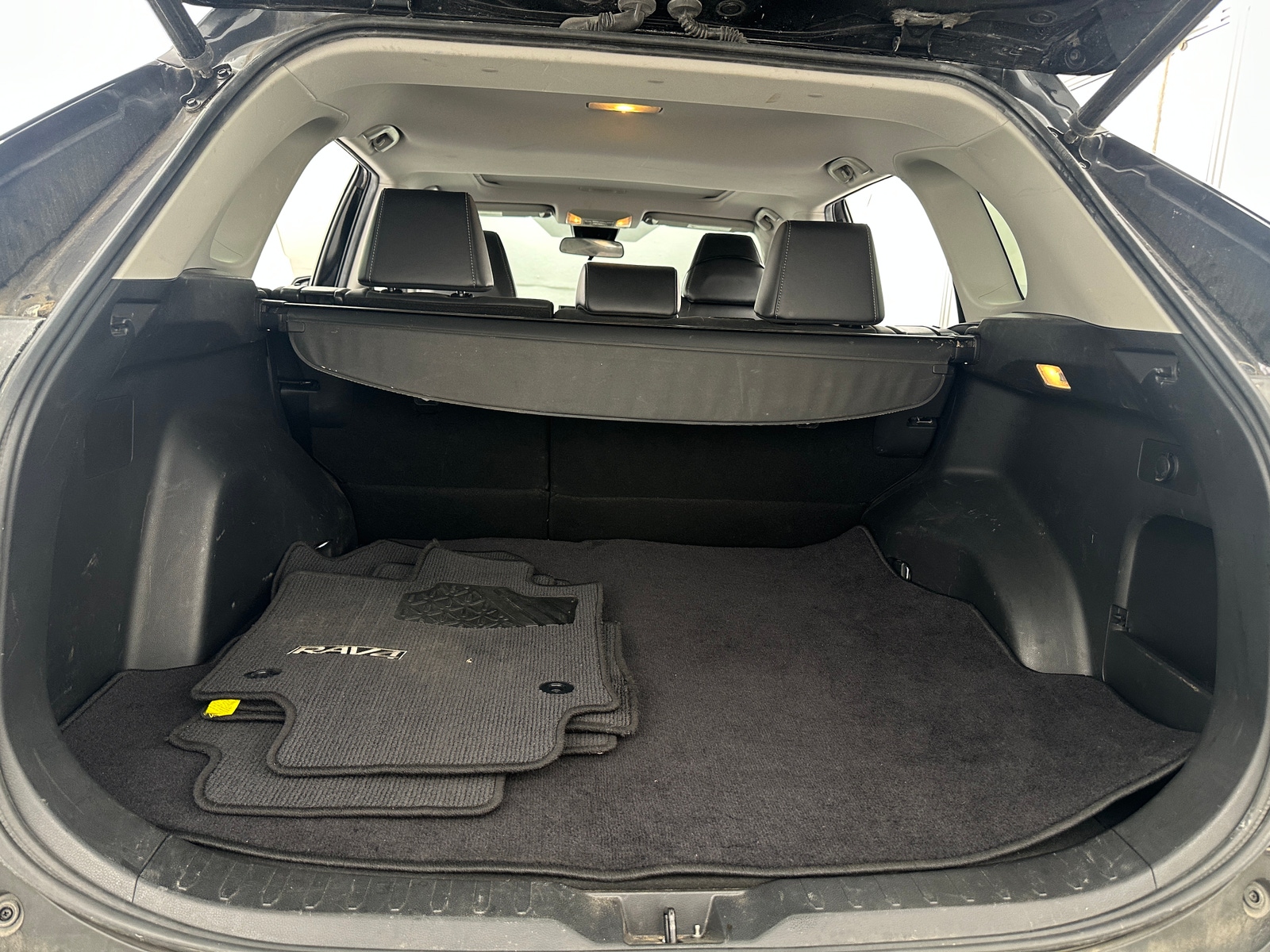 Thumbnail: 2021 Toyota RAV4 - 6