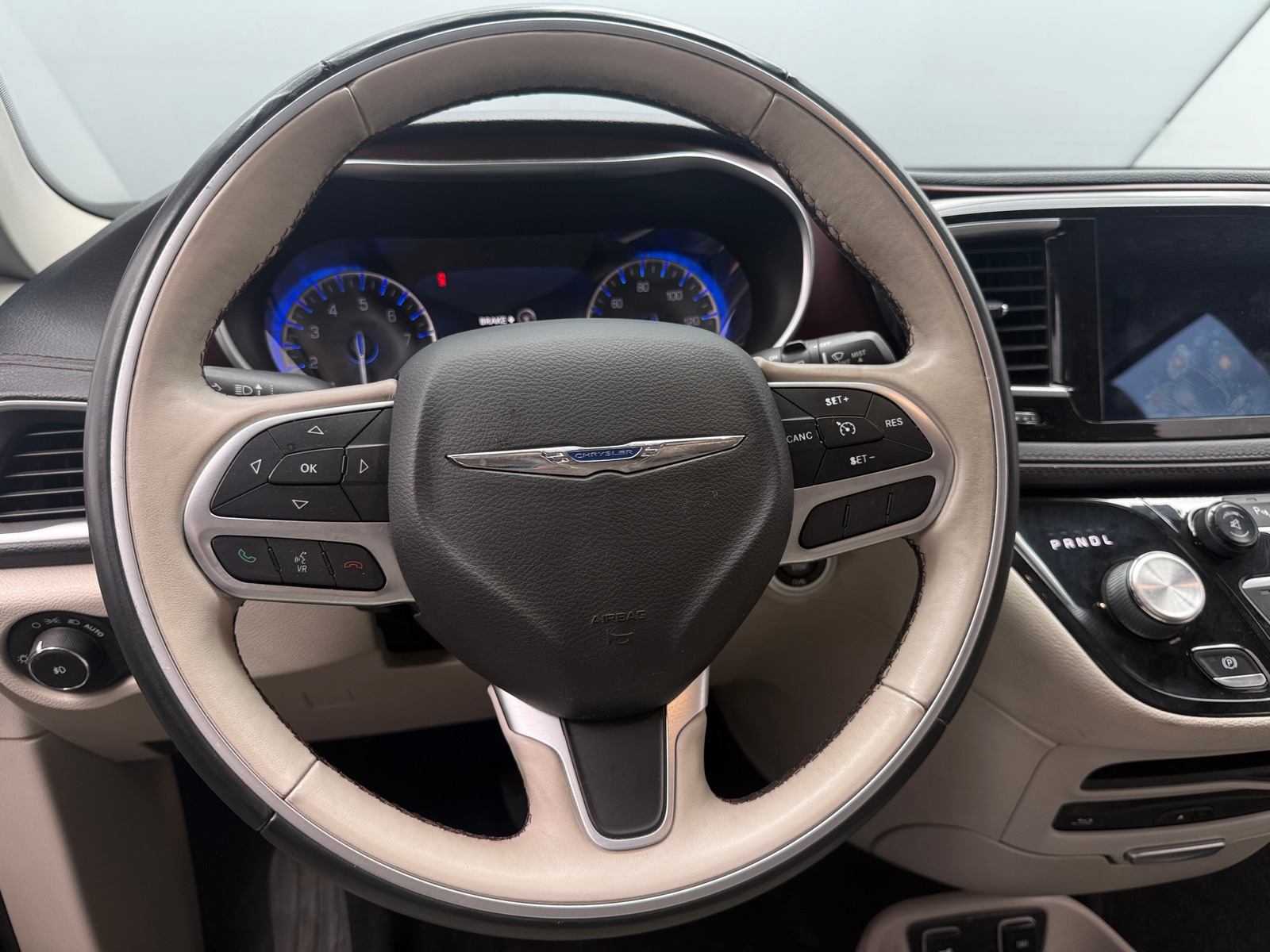 Thumbnail: 2017 Chrysler Pacifica - 4