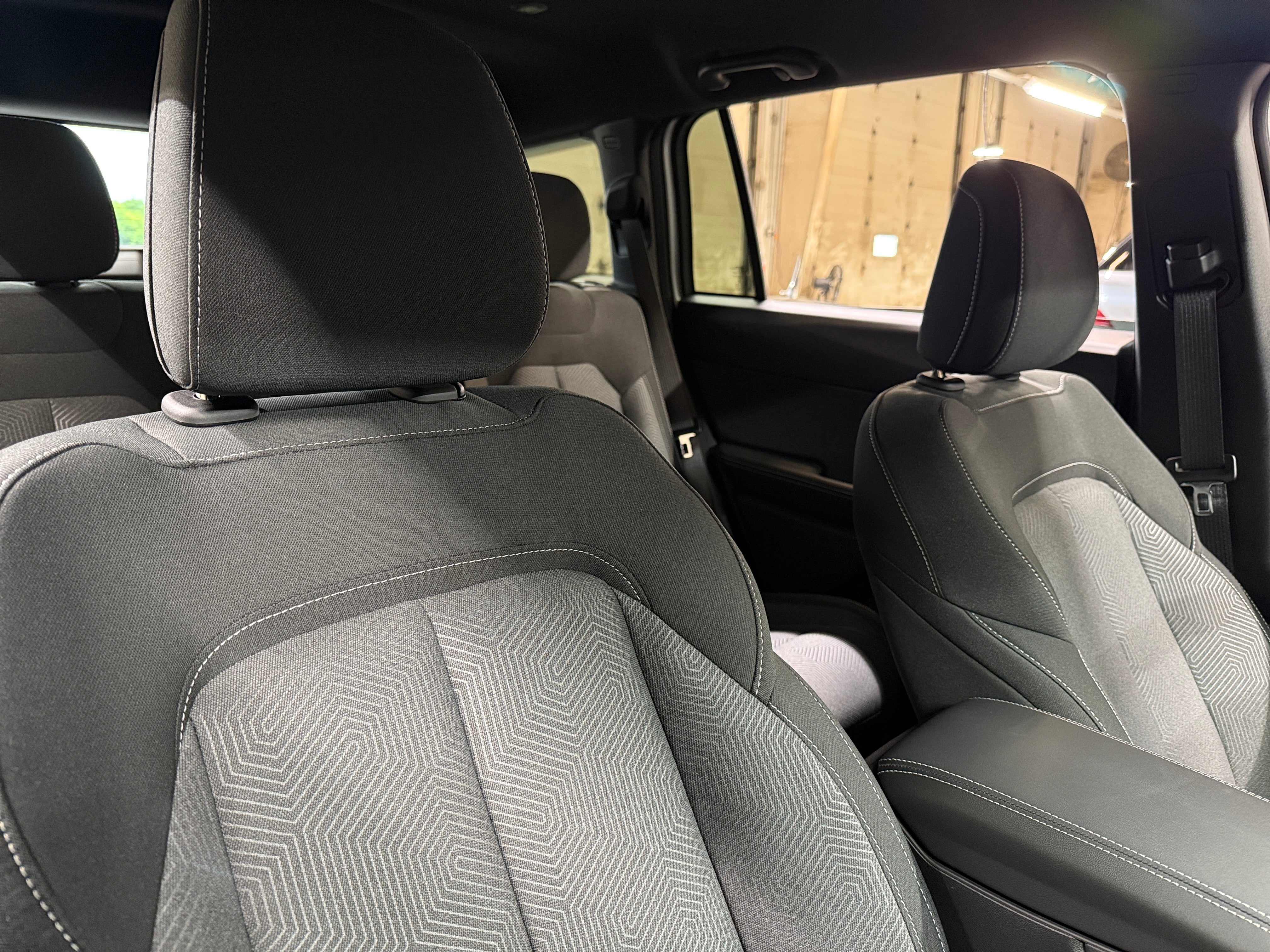2026 Jeep Cherokee Laredo - Photo 4