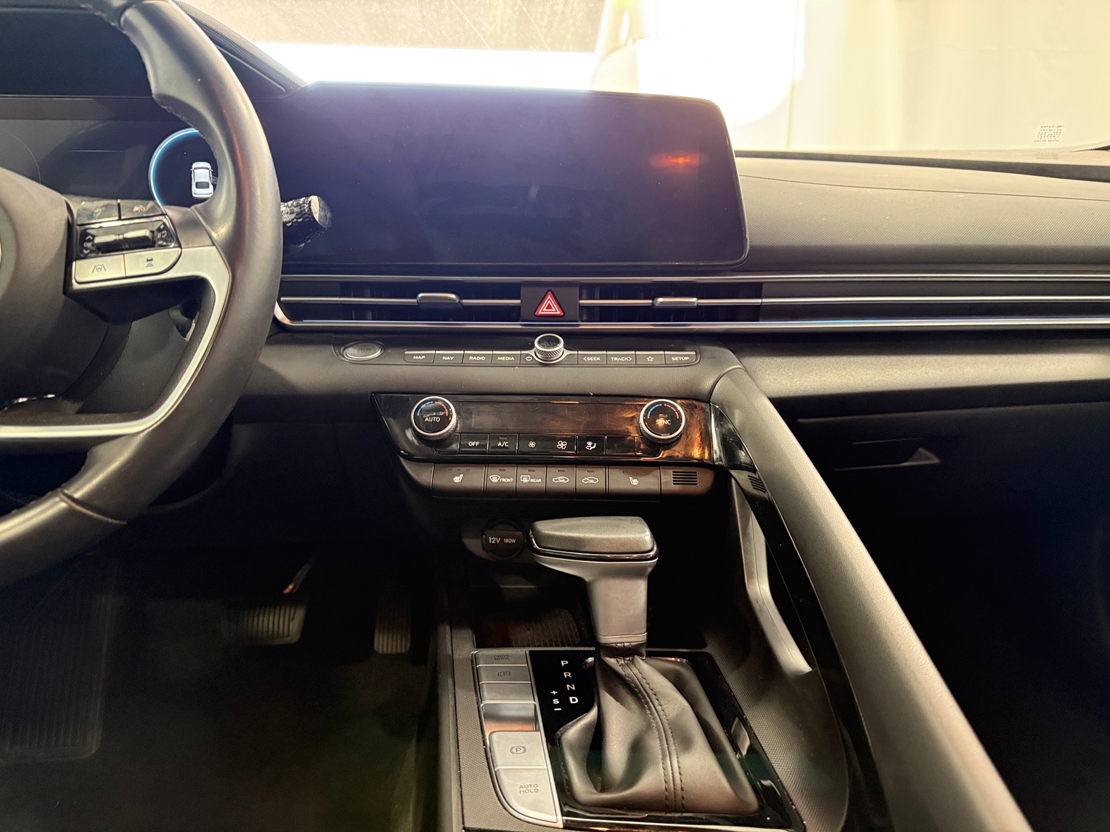 Thumbnail: 2024 Hyundai Elantra - 4