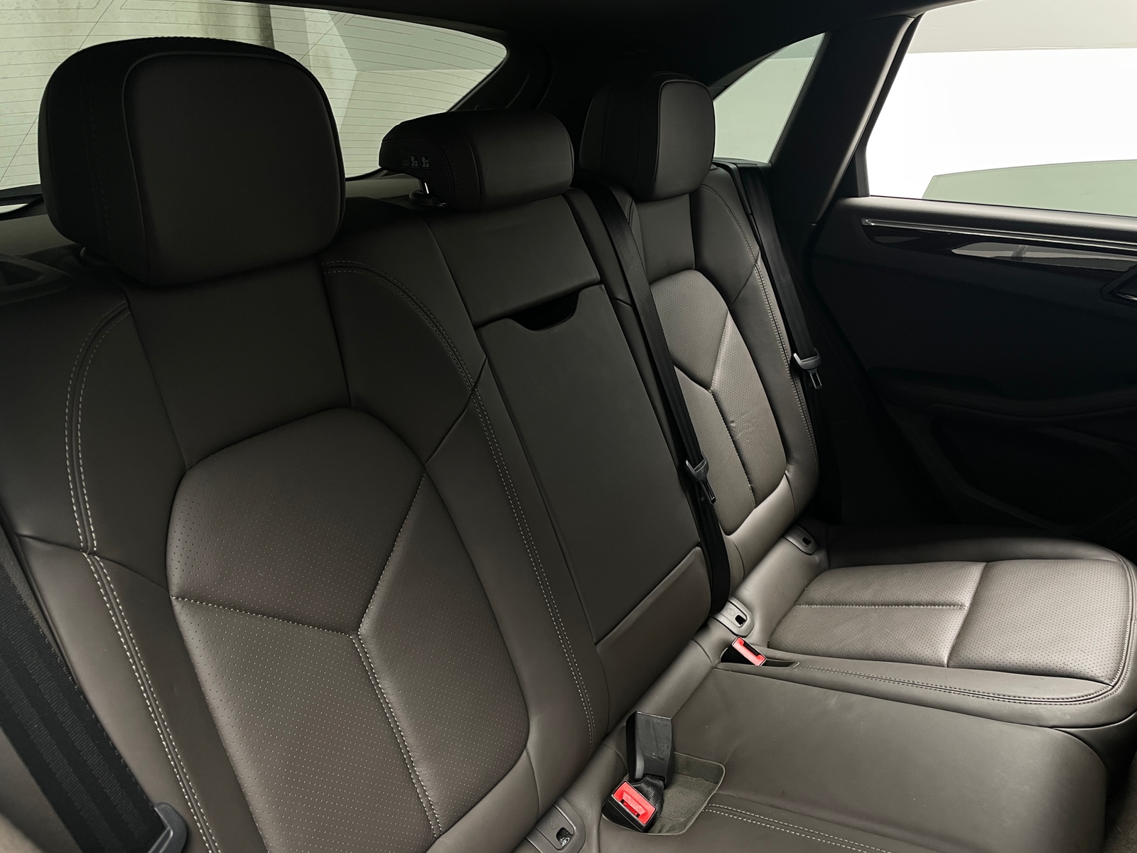 Thumbnail: 2017 Porsche Macan - 5