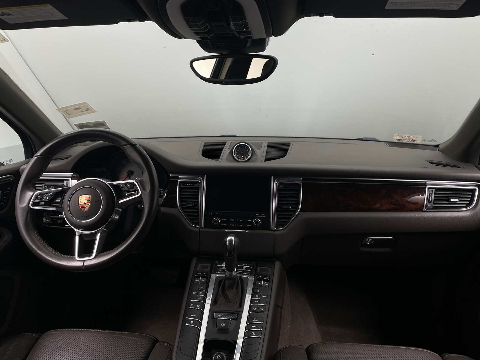 Thumbnail: 2017 Porsche Macan - 2