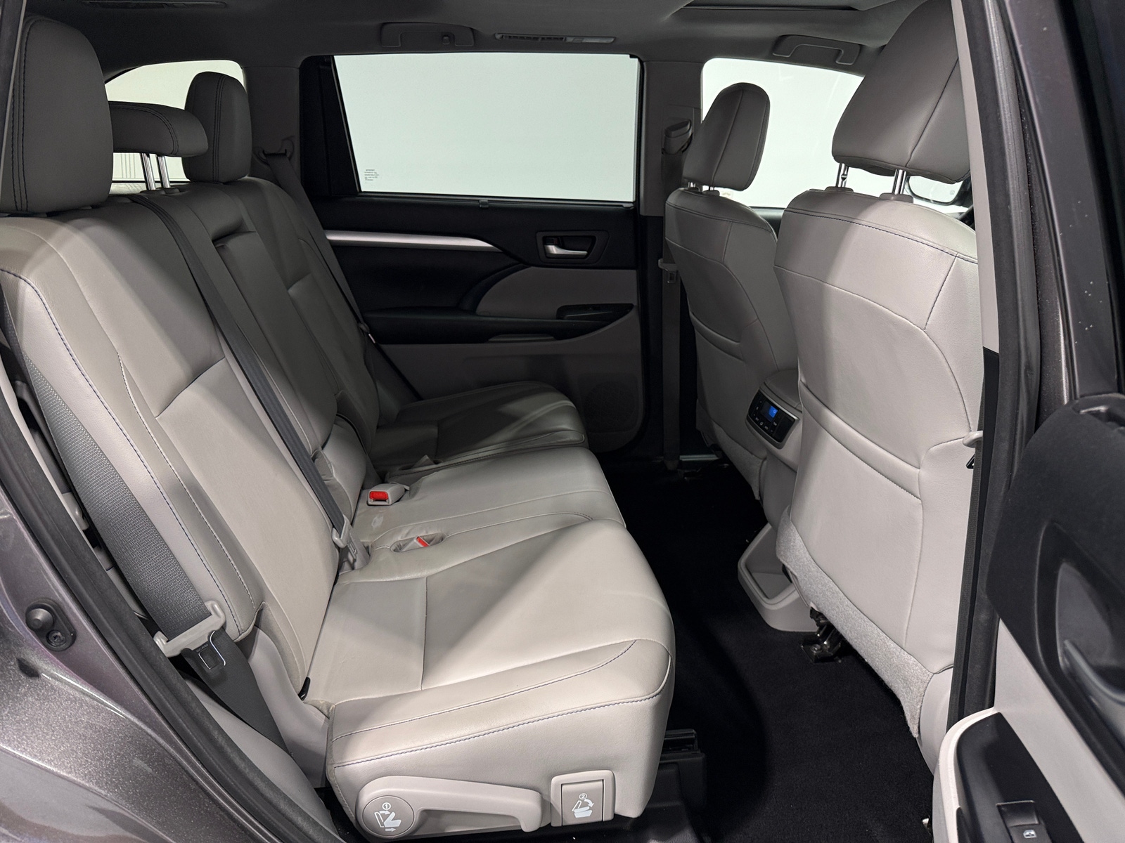 Thumbnail: 2018 Toyota Highlander - 5