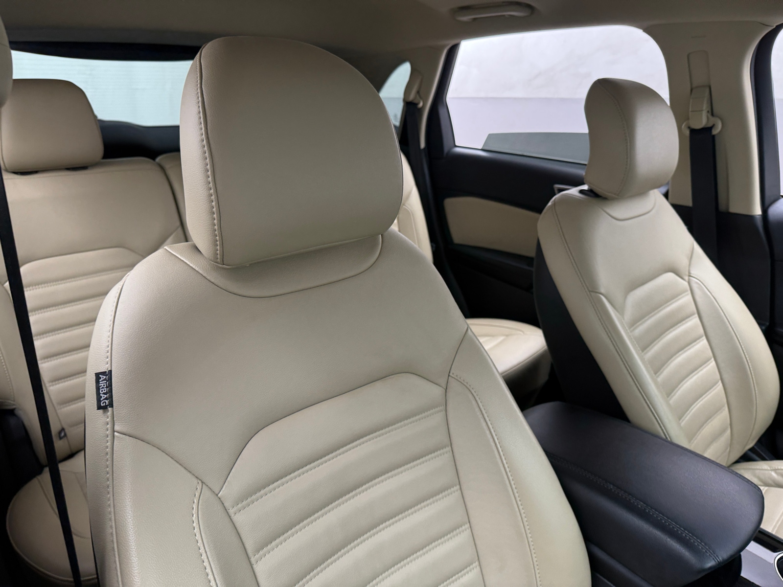 Thumbnail: 2016 Ford Edge - 2