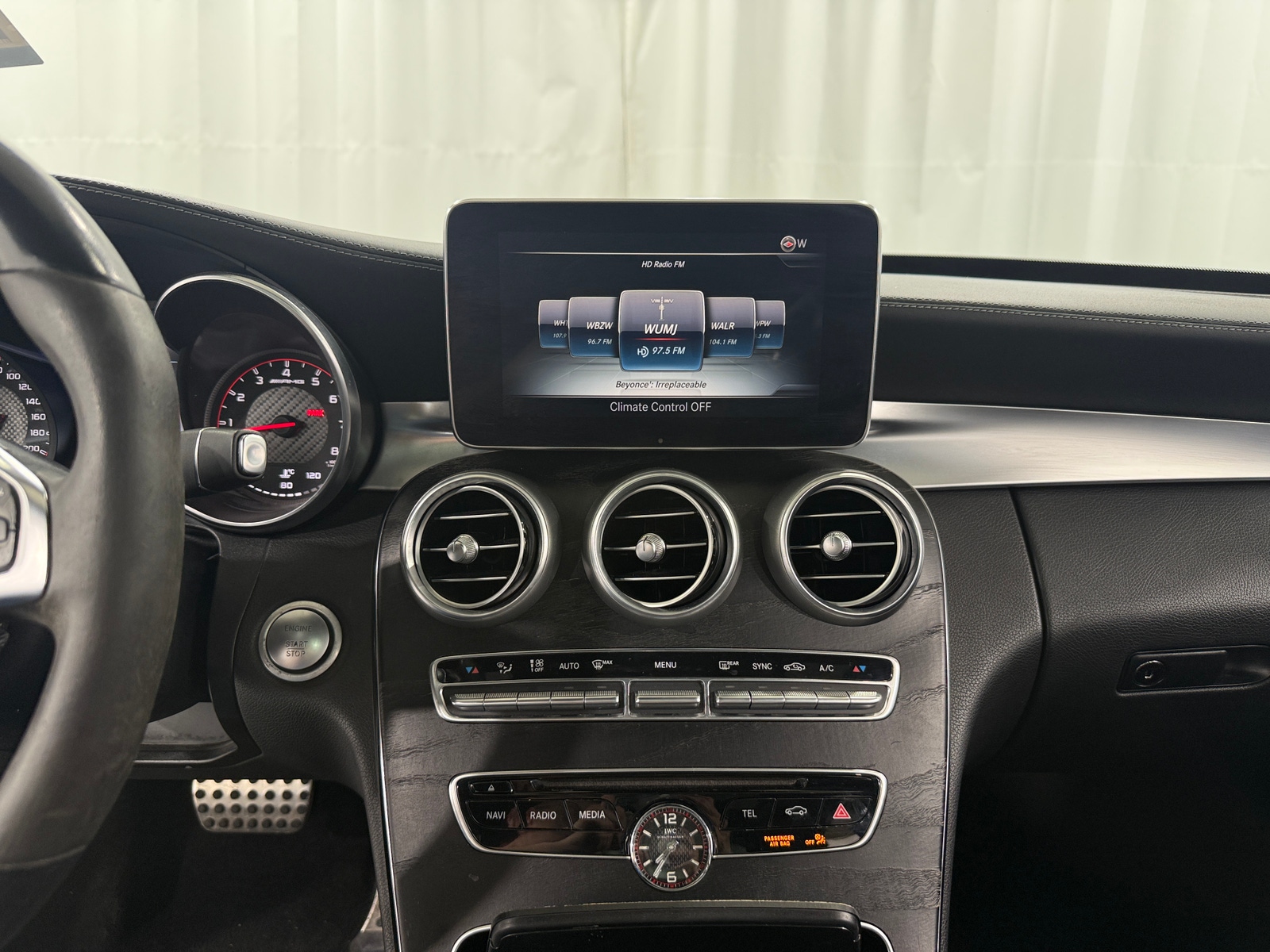 Thumbnail: 2016 Mercedes-Benz C-Class - 3