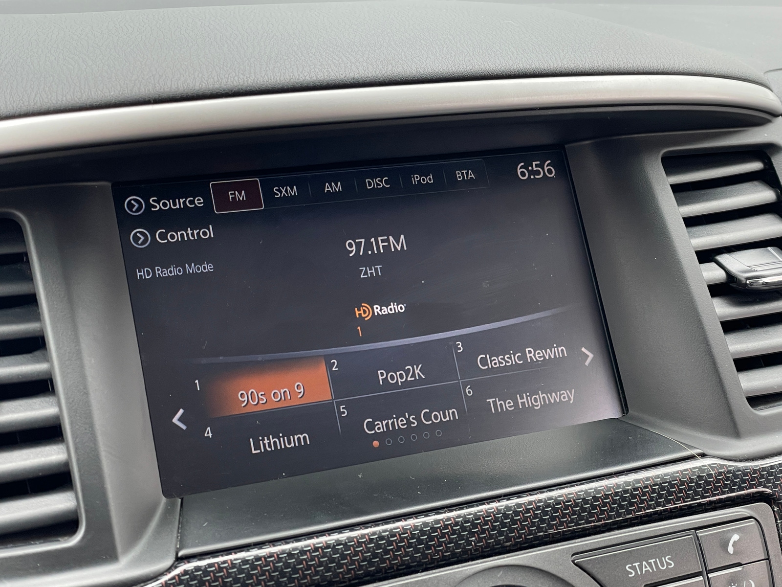 Thumbnail: 2020 Nissan Pathfinder - 3