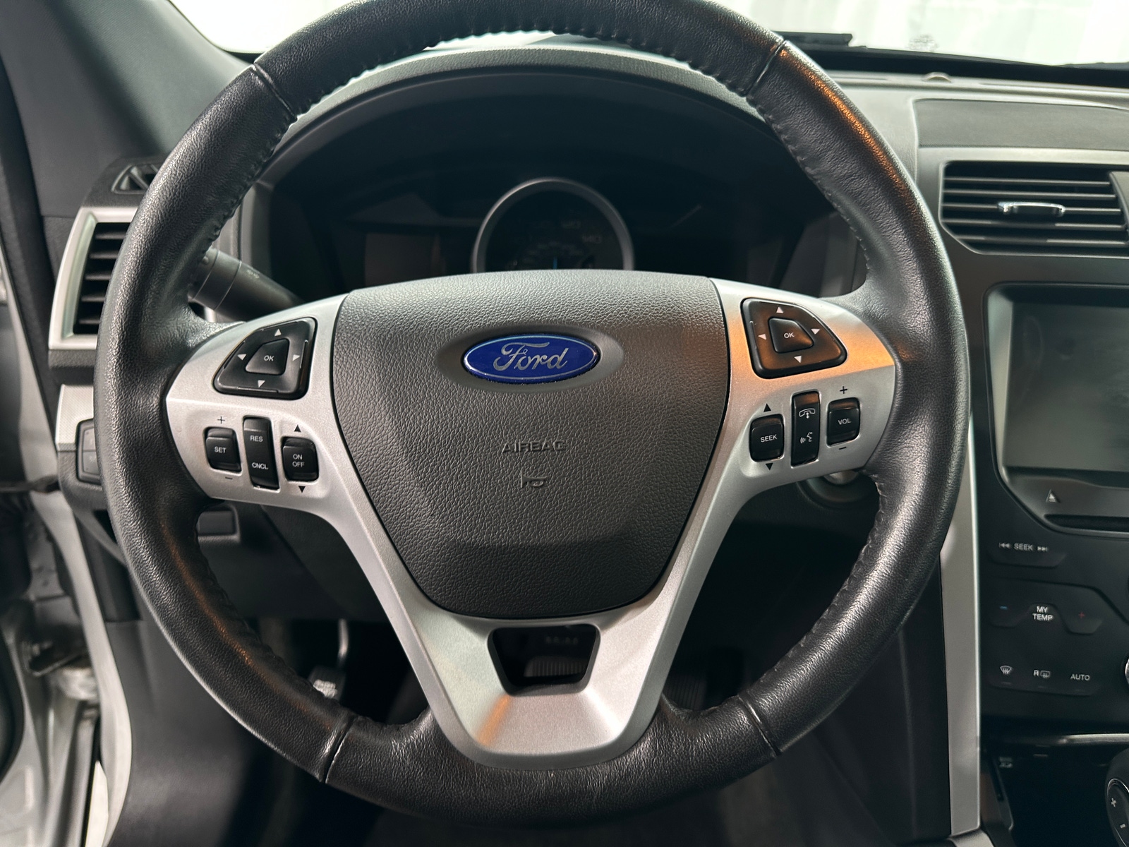 Thumbnail: 2015 Ford Explorer - 4
