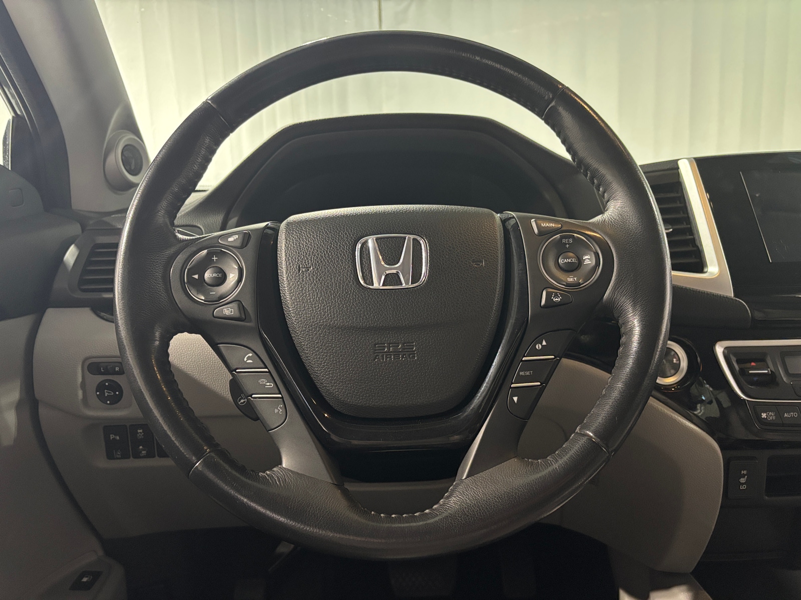 Thumbnail: 2017 Honda Ridgeline - 4