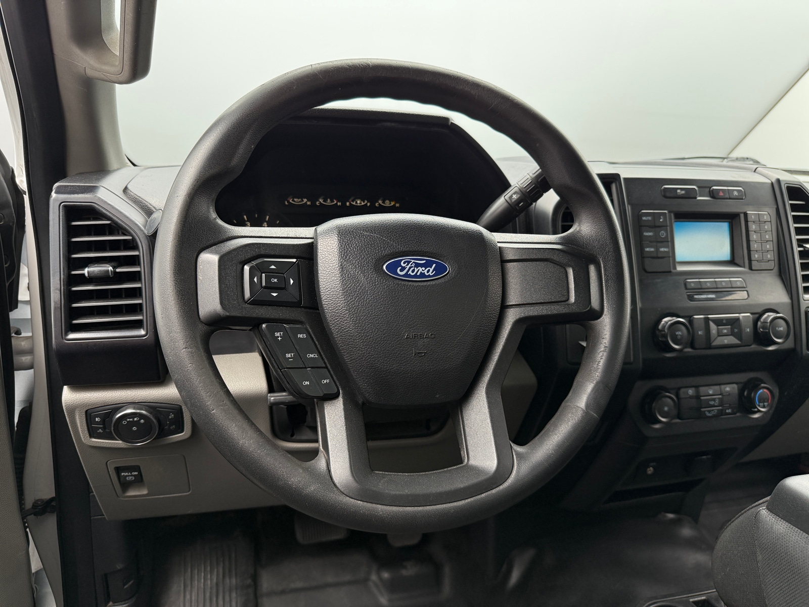 Thumbnail: 2019 Ford Econoline - 5