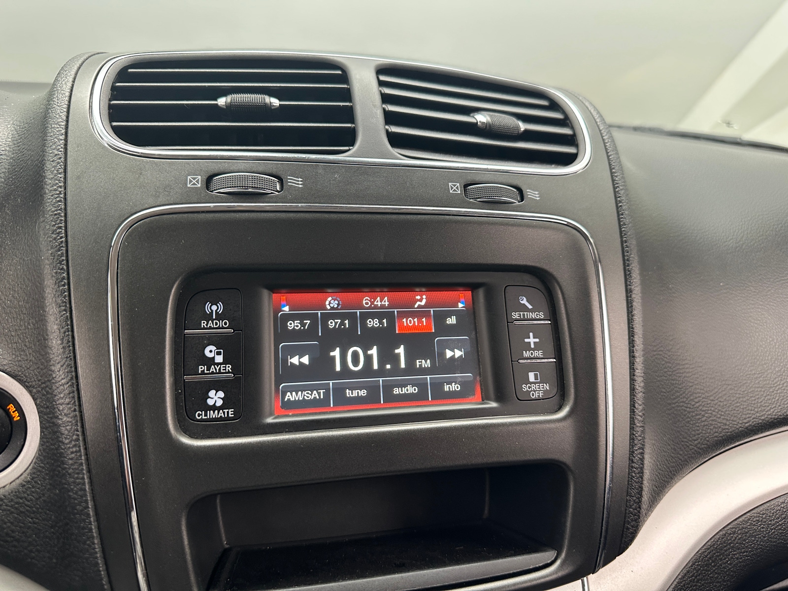Thumbnail: 2020 Dodge Journey - 4