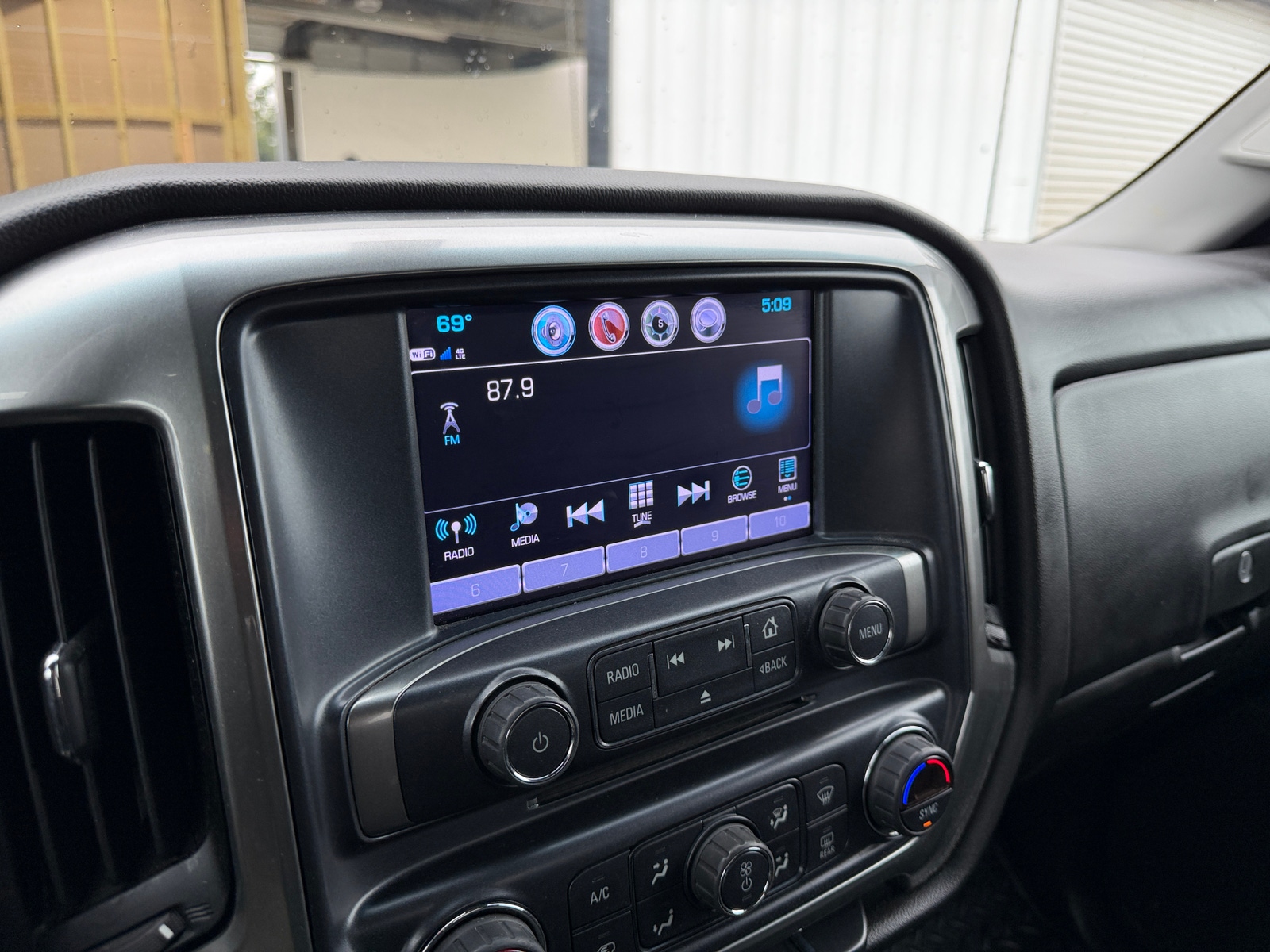Thumbnail: 2018 Chevrolet Silverado 1500 - 4
