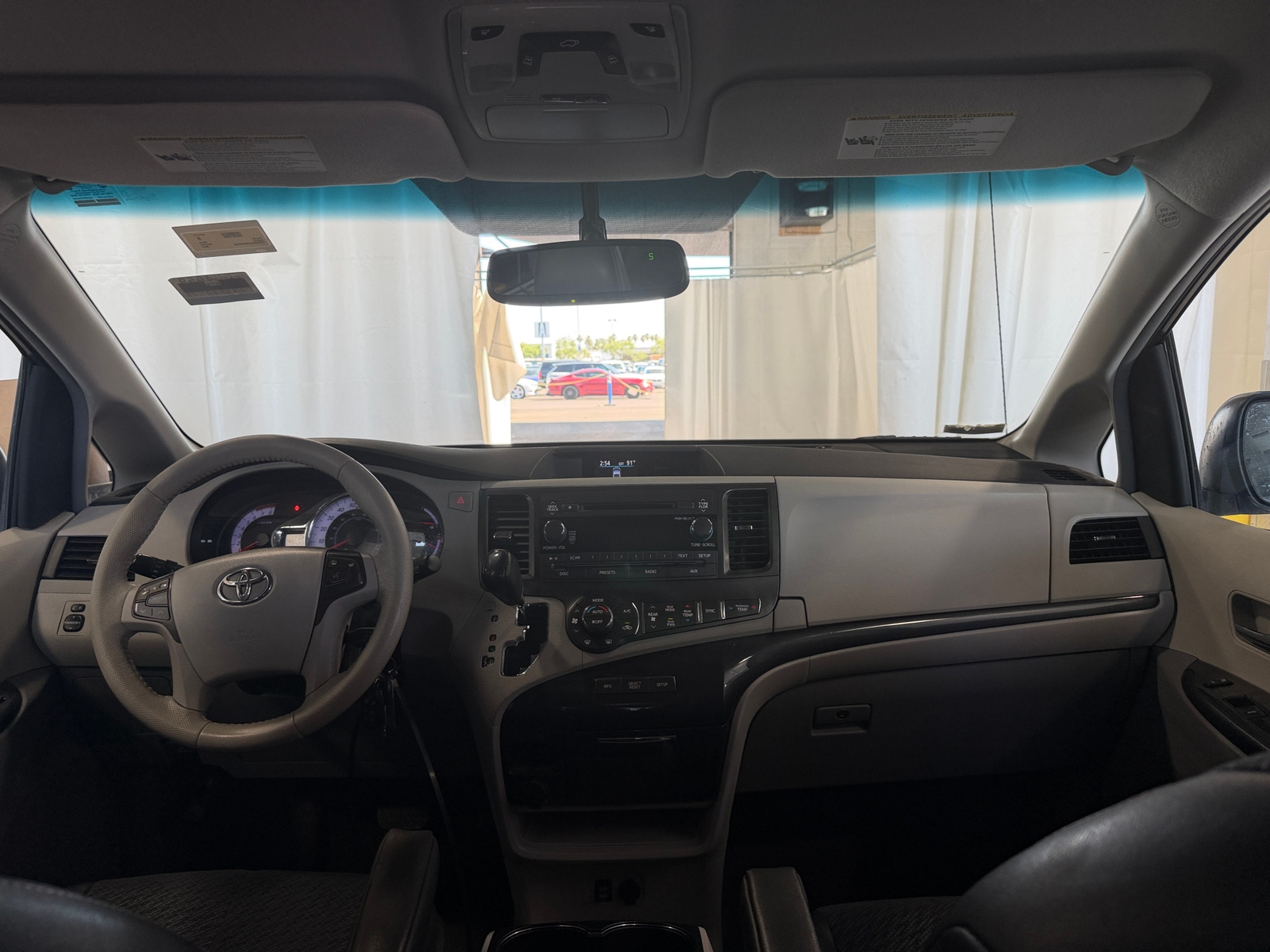 Thumbnail: 2014 Toyota Sienna - 3