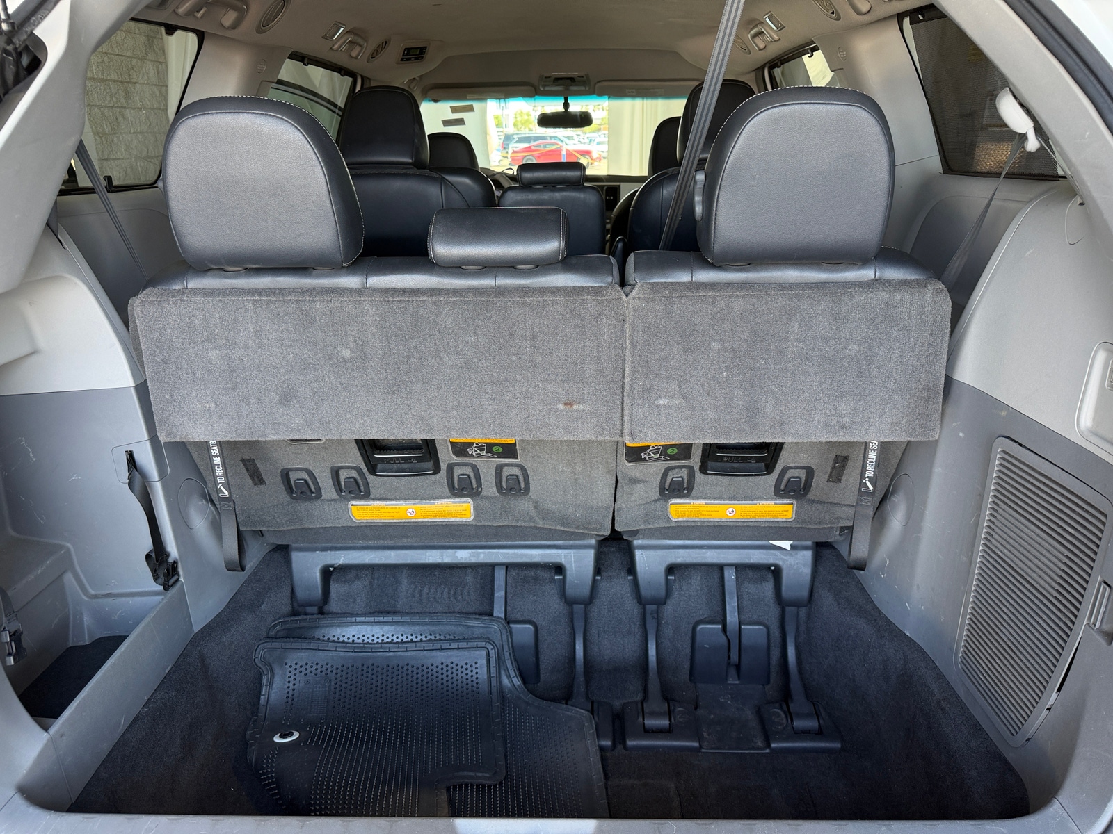 Thumbnail: 2014 Toyota Sienna - 7