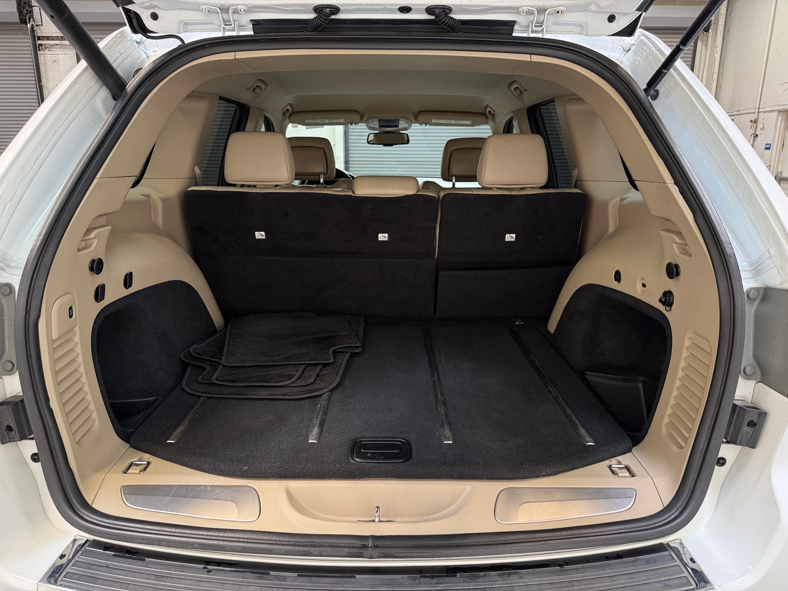 Thumbnail: 2015 Jeep Grand Cherokee - 6