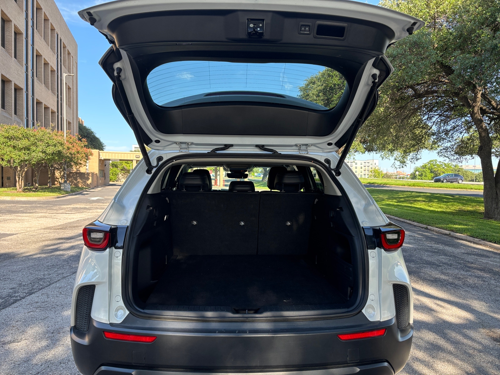 Thumbnail: 2025 Mazda CX-50 - 5