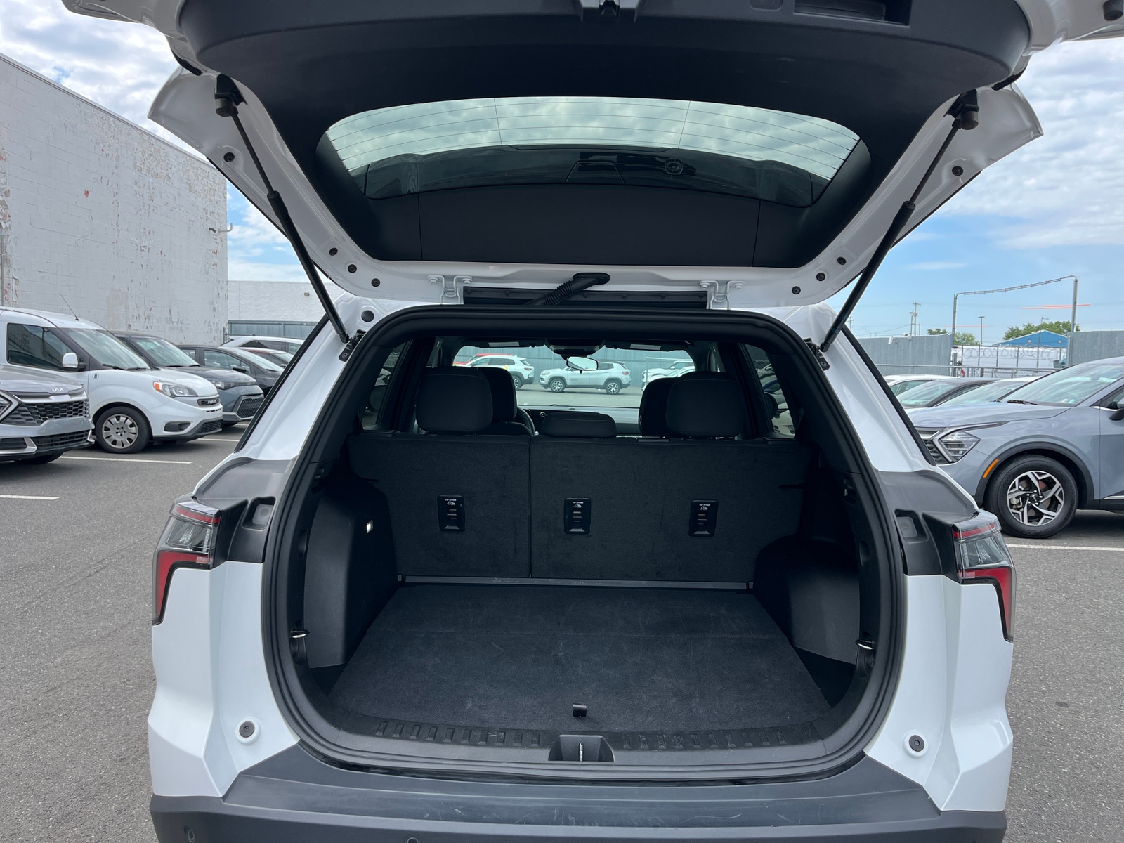 Thumbnail: 2025 Chevrolet Equinox - 6