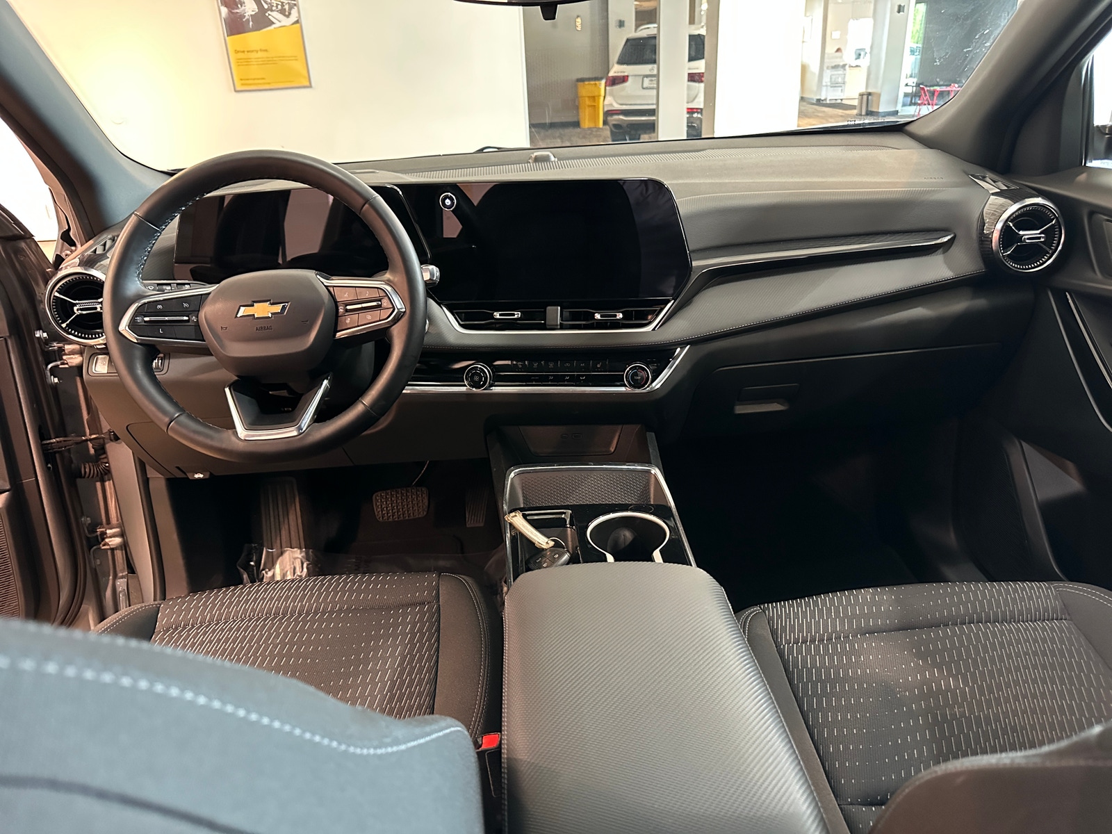 Thumbnail: 2025 Chevrolet Equinox - 3