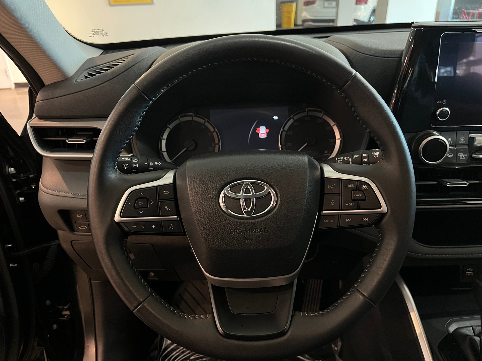 Thumbnail: 2025 Toyota Highlander - 5