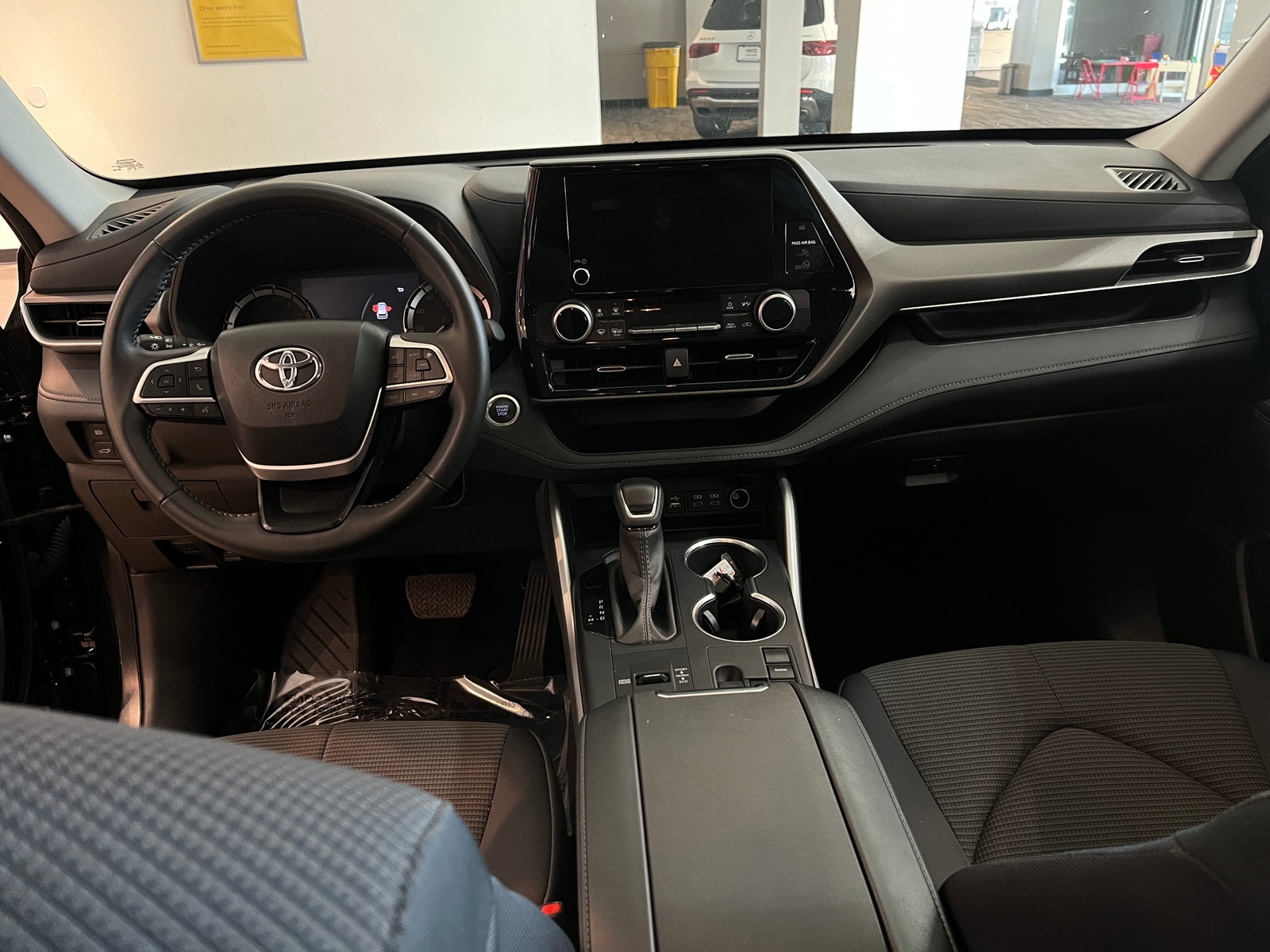 Thumbnail: 2025 Toyota Highlander - 3