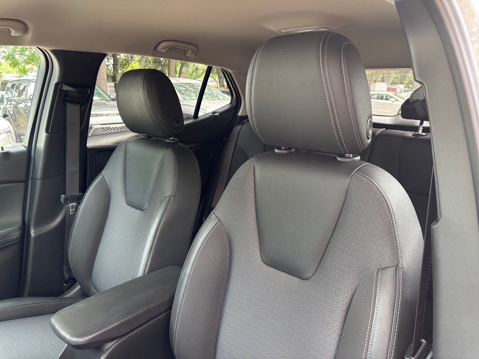Thumbnail: 2025 Buick Encore GX - 2