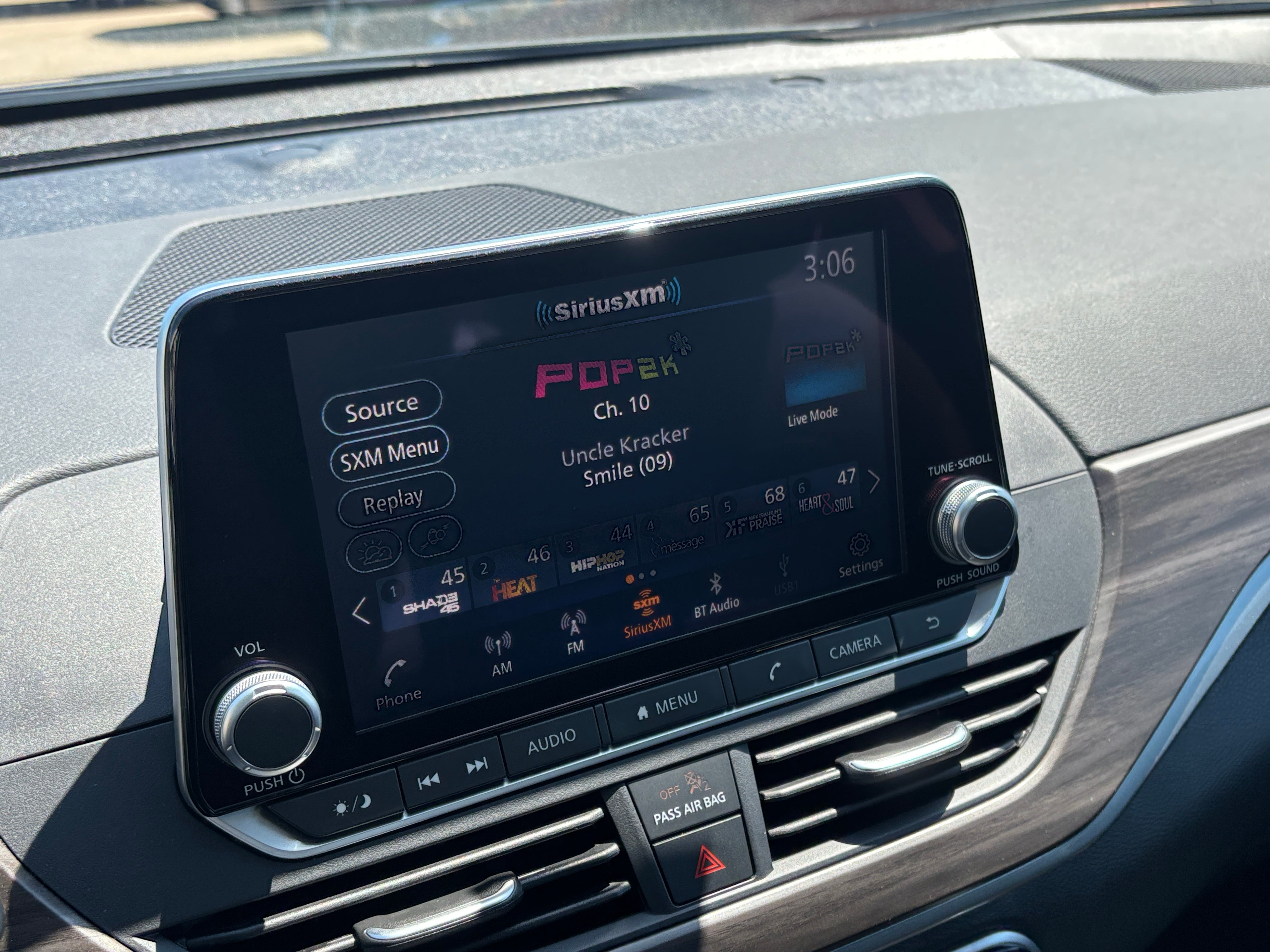 2025 Nissan Altima SV - Photo 4