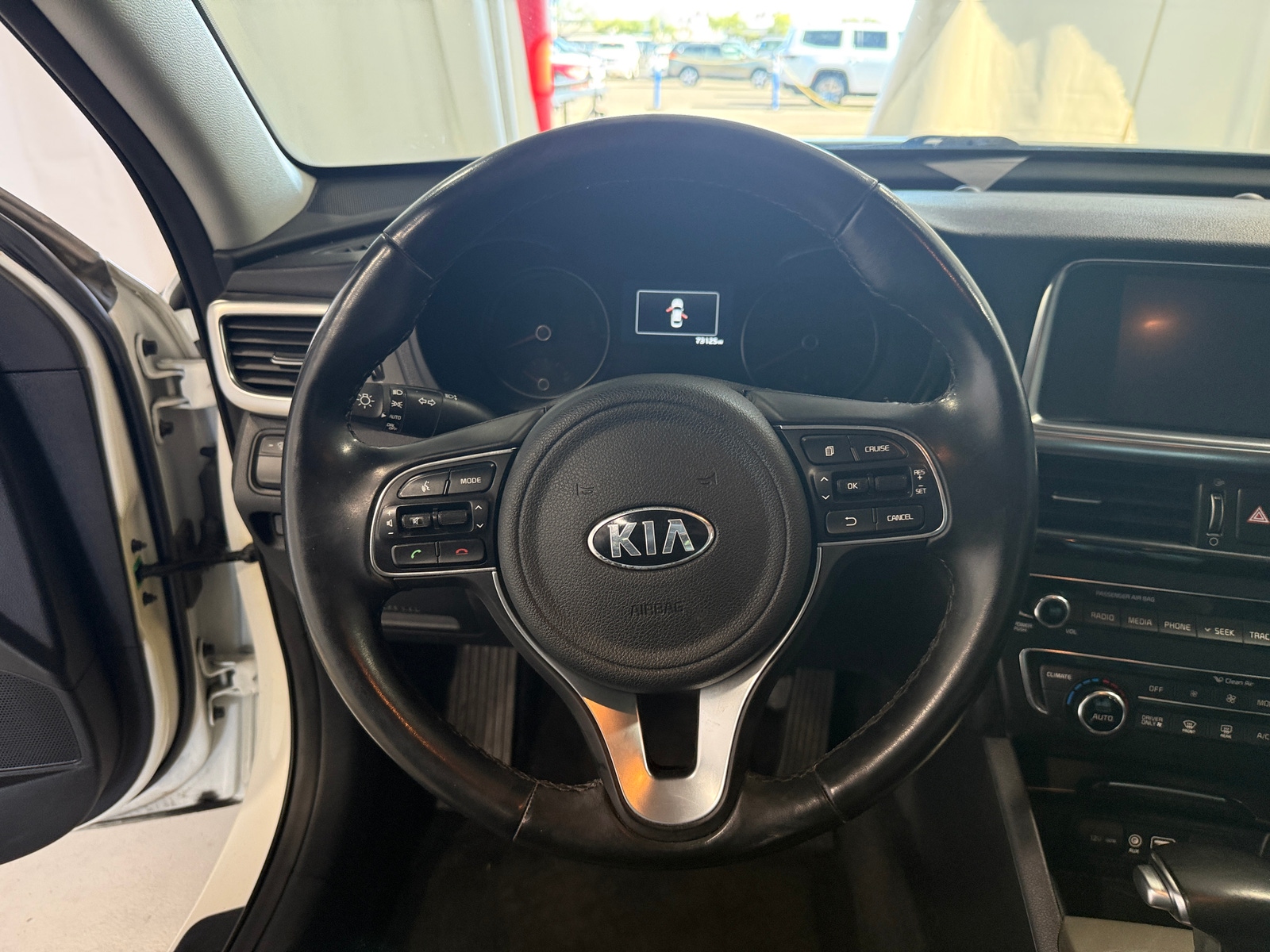 Thumbnail: 2017 Kia Optima - 4