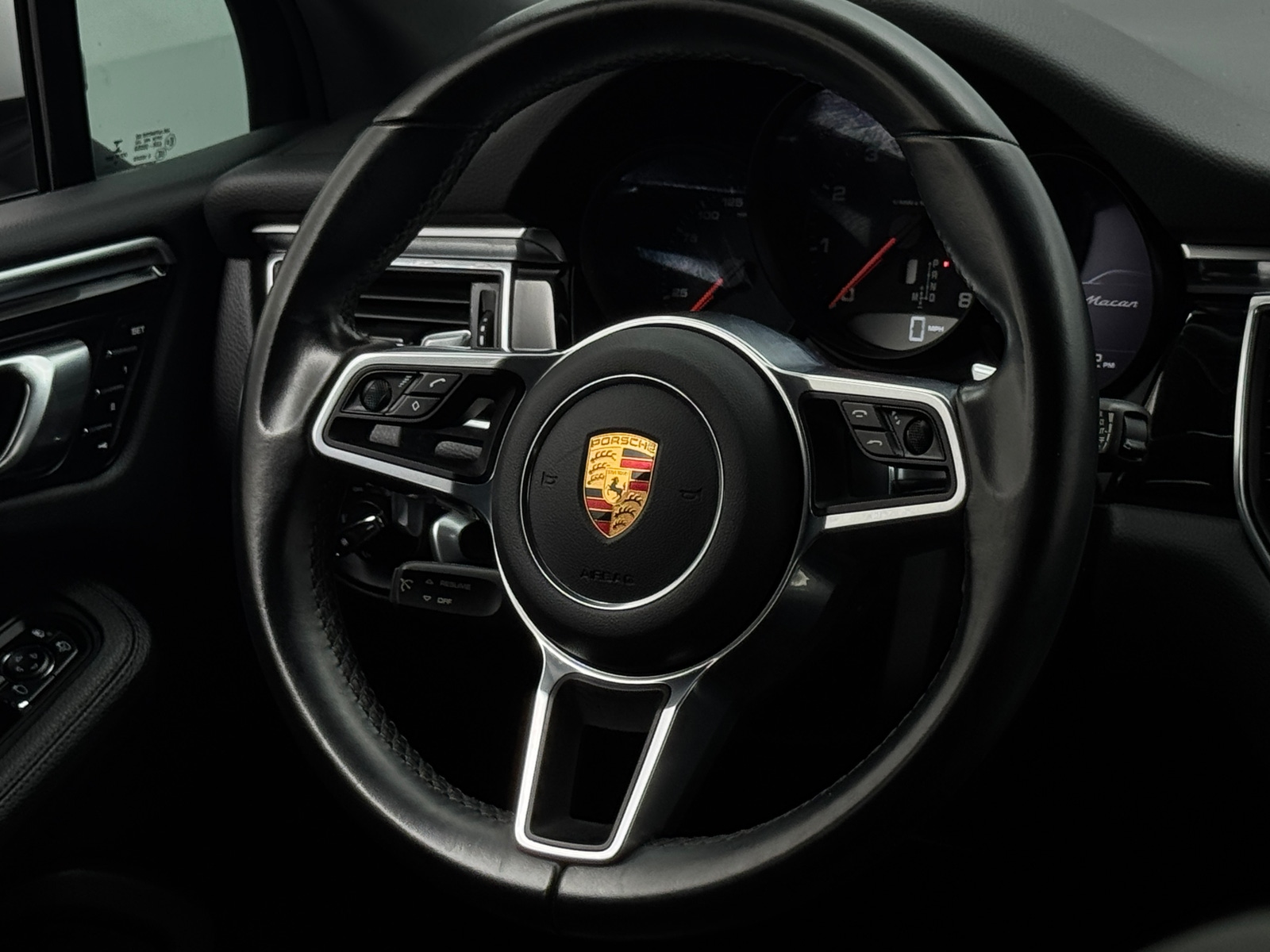 Thumbnail: 2018 Porsche Macan - 4