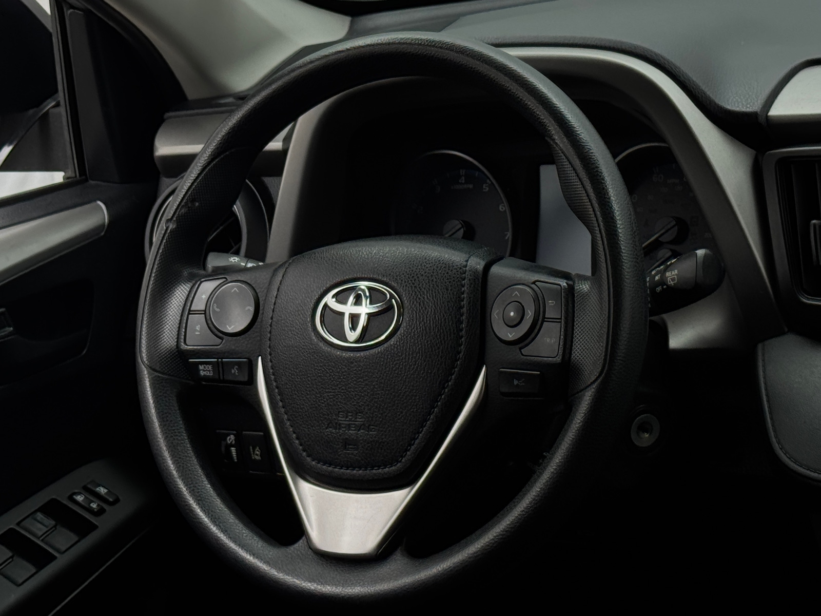 Thumbnail: 2017 Toyota RAV4 - 5