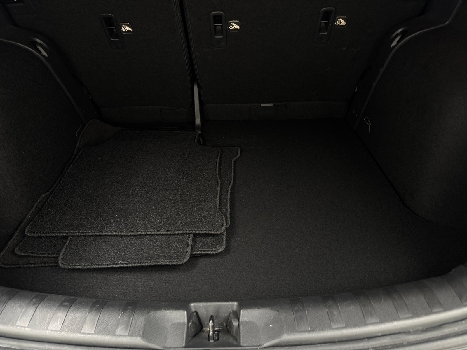 Thumbnail: 2019 Nissan Kicks - 7