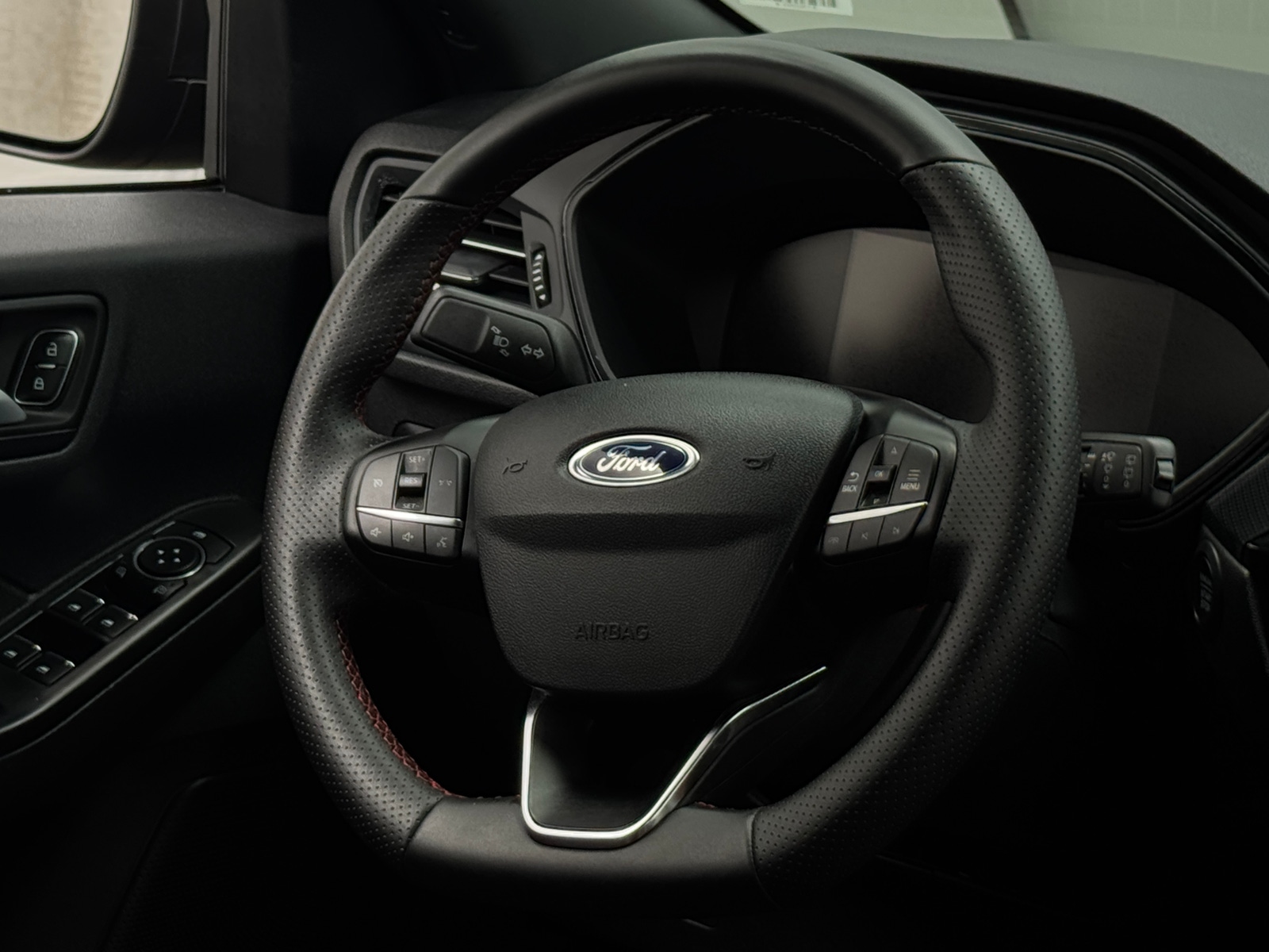 Thumbnail: 2025 Ford Escape - 4