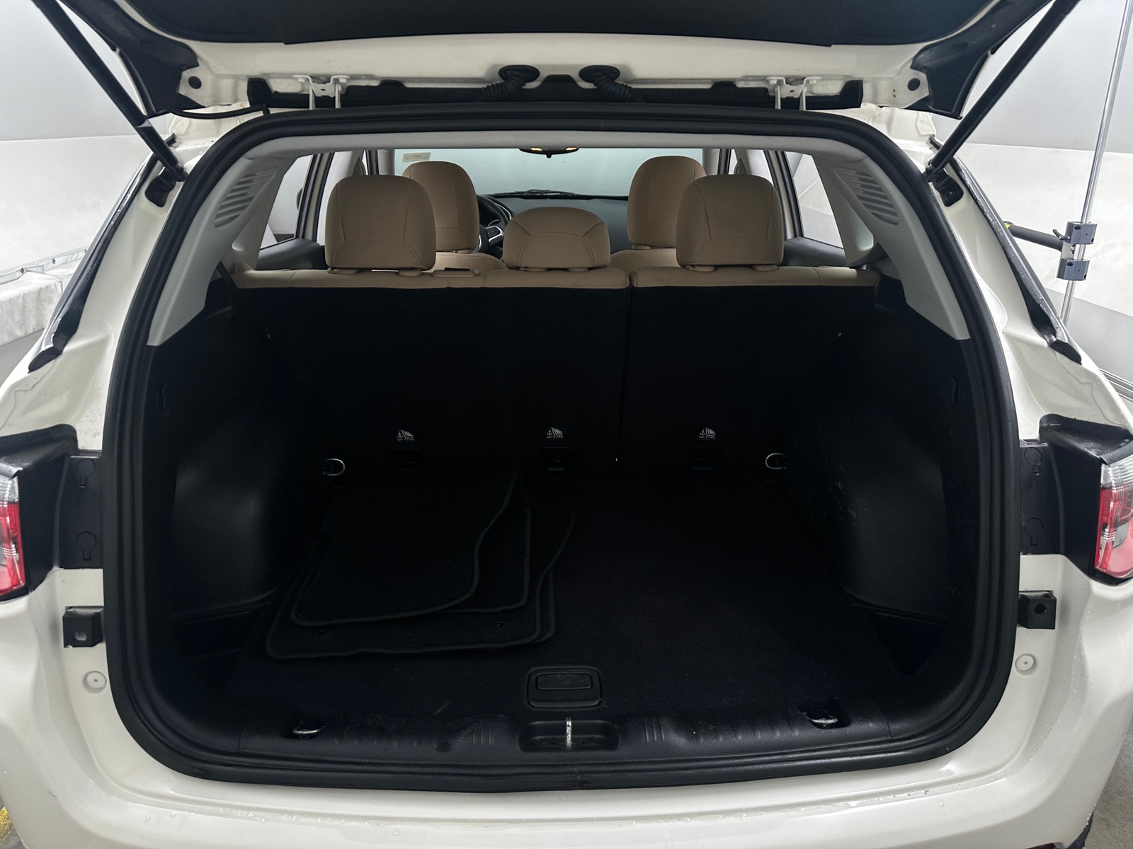 Thumbnail: 2019 Jeep Compass - 7
