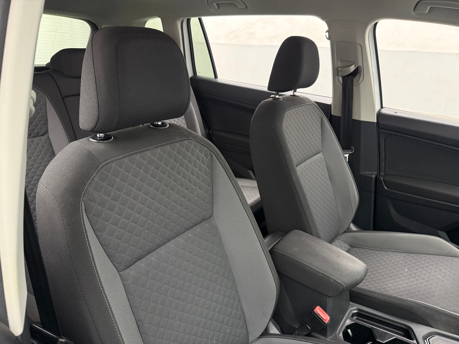 Thumbnail: 2018 Volkswagen Tiguan - 2