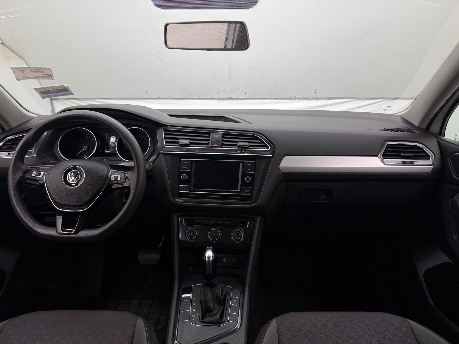 Thumbnail: 2018 Volkswagen Tiguan - 3