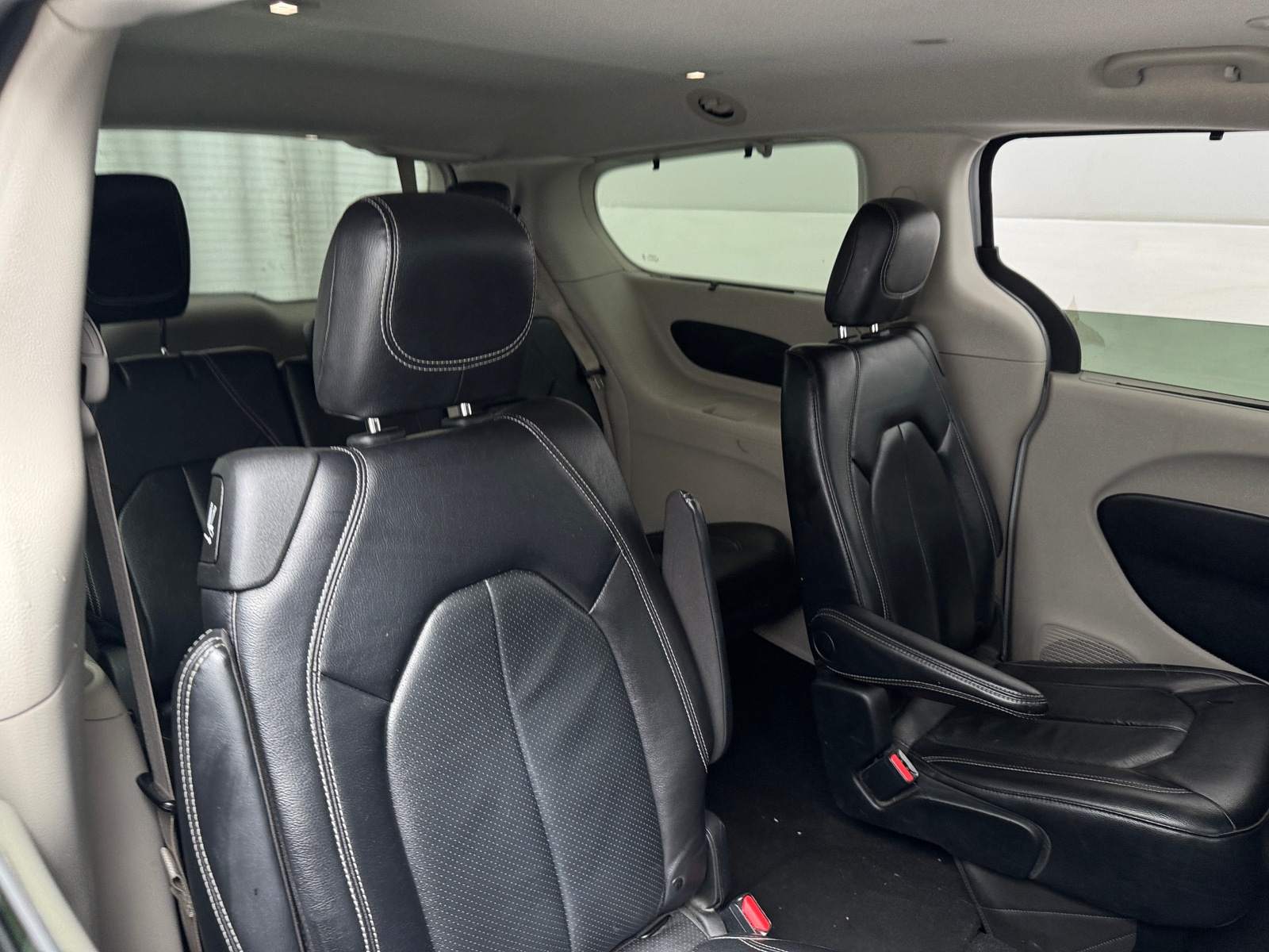 Thumbnail: 2022 Chrysler Pacifica - 5