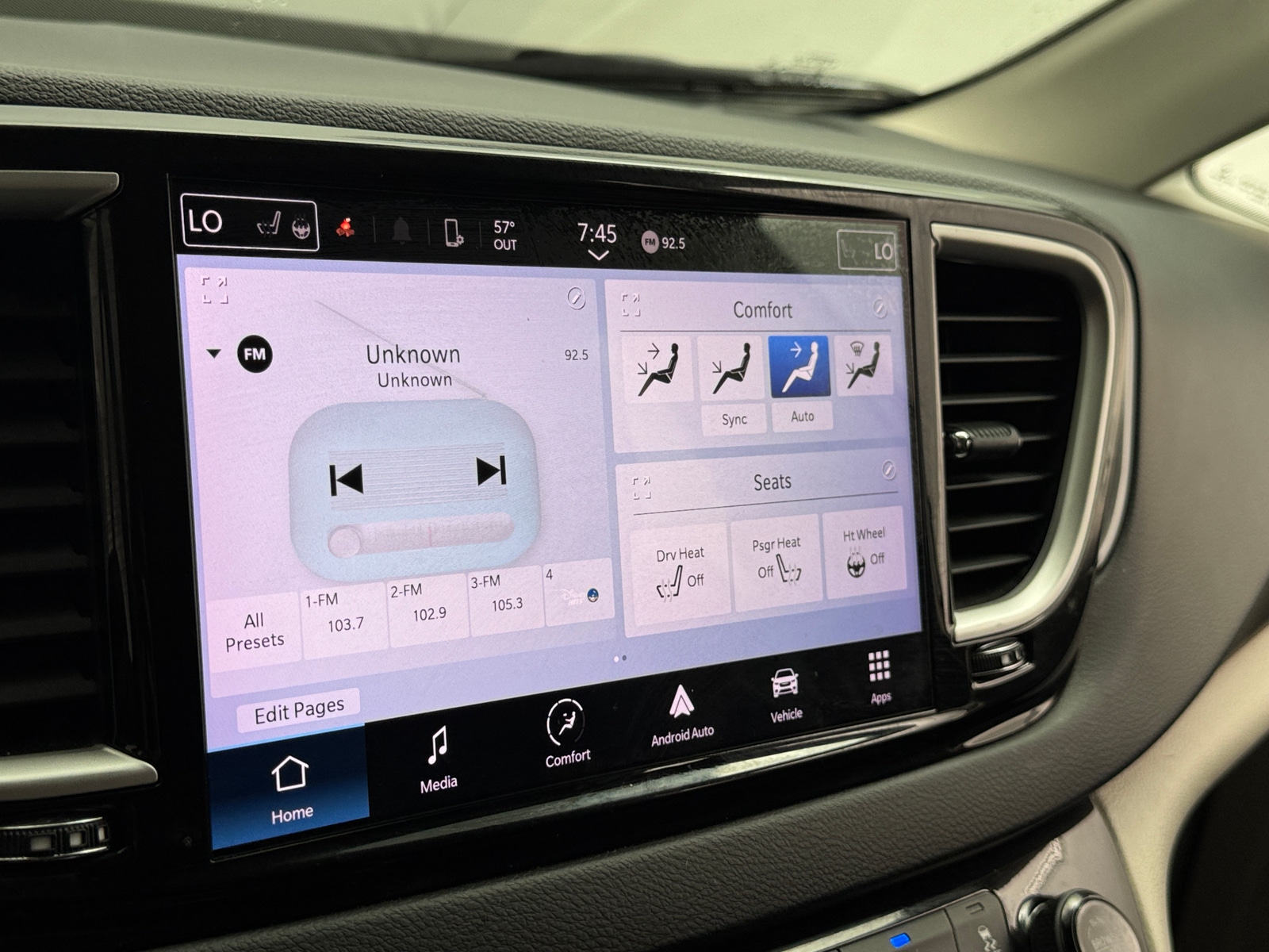 Thumbnail: 2022 Chrysler Pacifica - 3