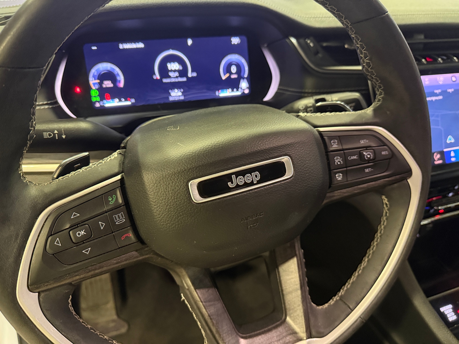 Thumbnail: 2023 Jeep Grand Cherokee L - 4
