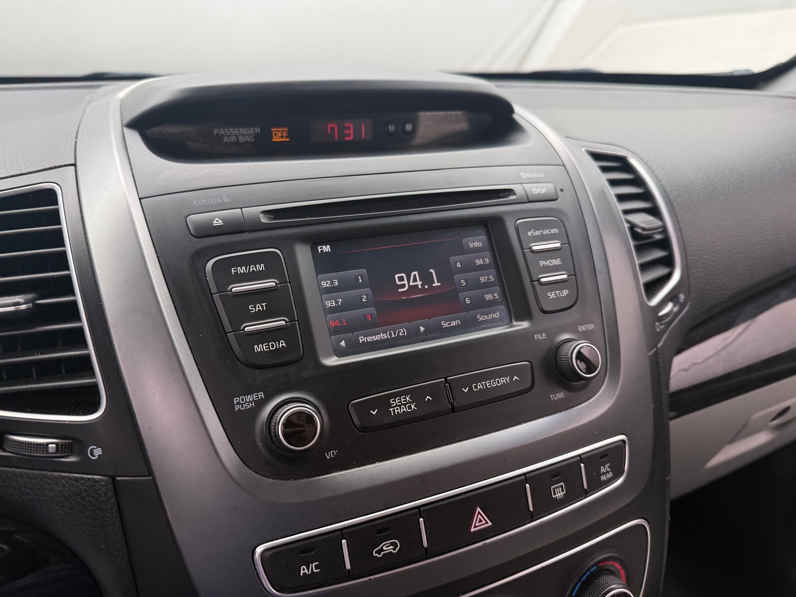 Thumbnail: 2014 Kia Sorento - 4