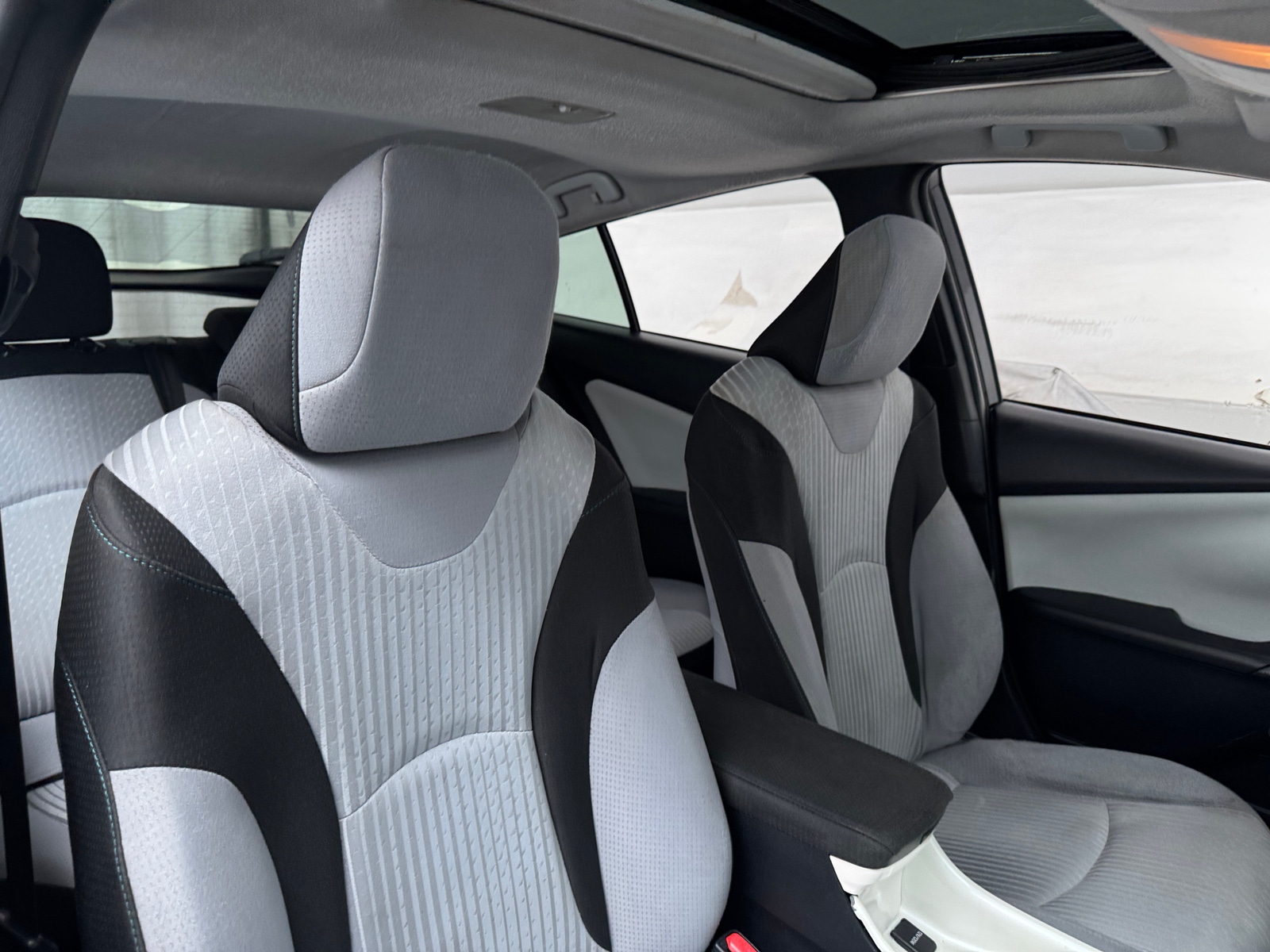 Thumbnail: 2016 Toyota Prius - 2