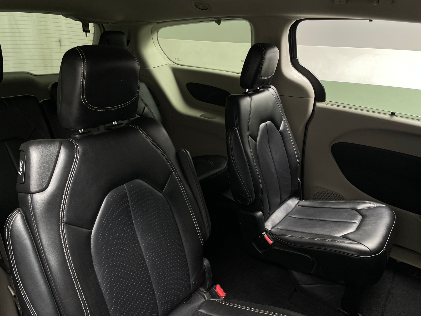 Thumbnail: 2023 Chrysler Pacifica - 5
