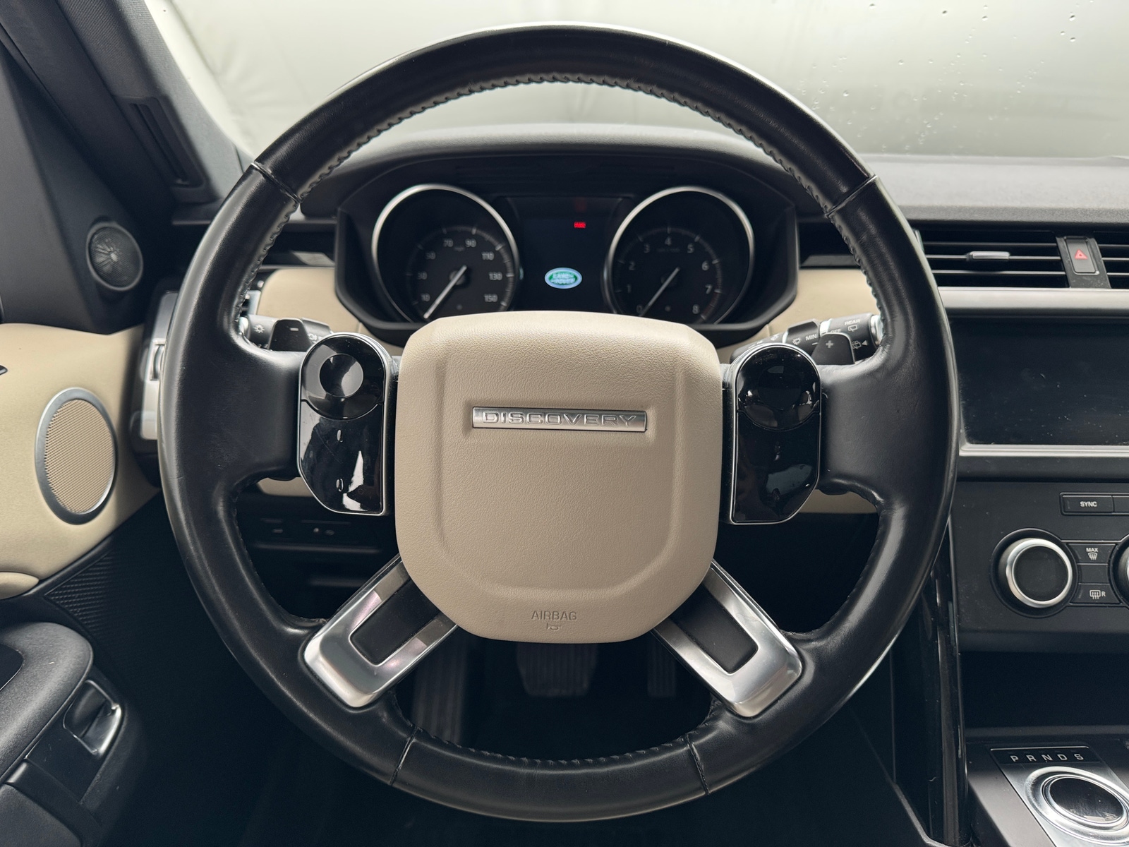 Thumbnail: 2020 Land Rover Discovery - 4