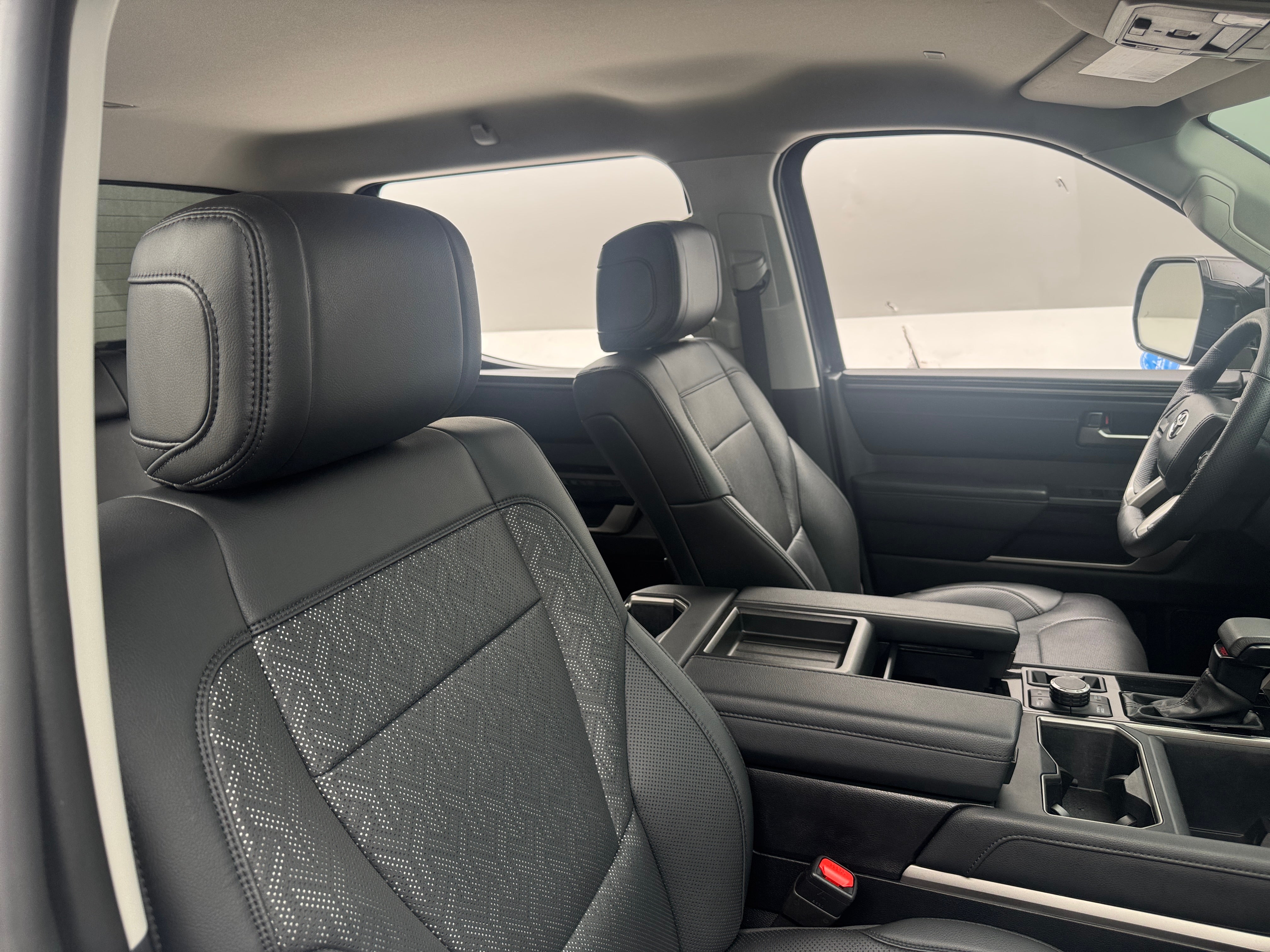 2024 Toyota Tundra Limited - Photo 8