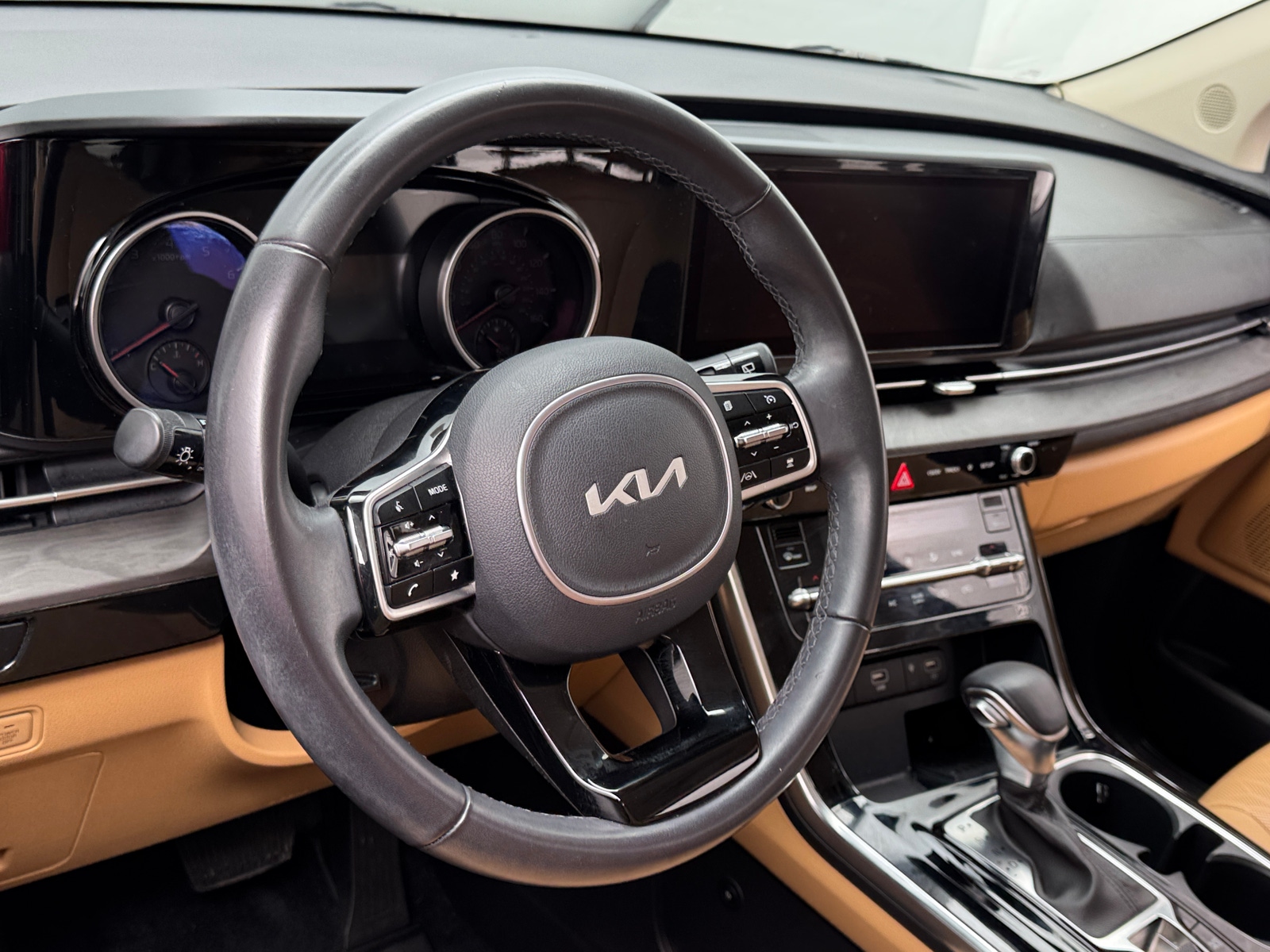 Thumbnail: 2023 Kia Carnival - 5