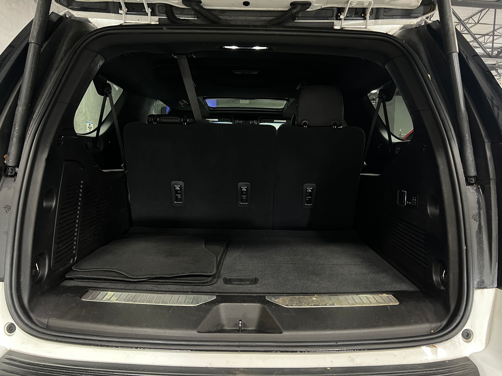 Thumbnail: 2021 Chevrolet Suburban - 6